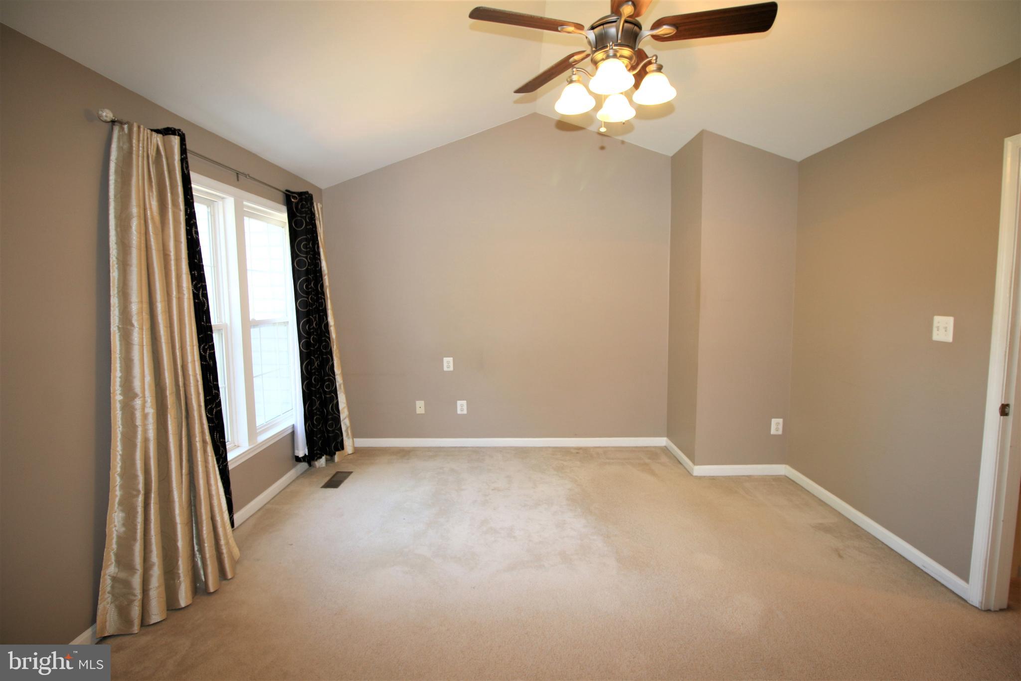 POTOMAC LAKES - Residential Lease