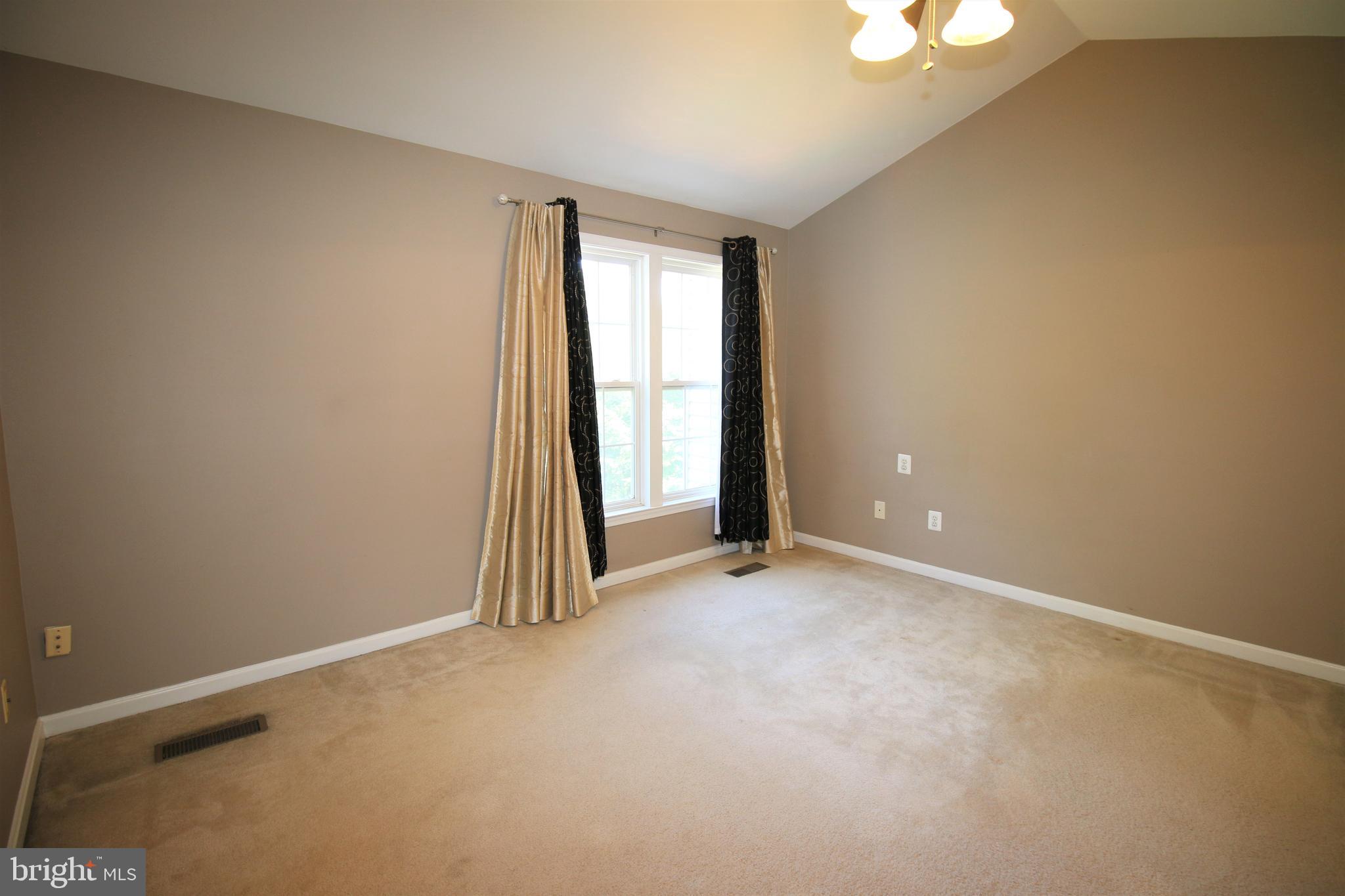 POTOMAC LAKES - Residential Lease