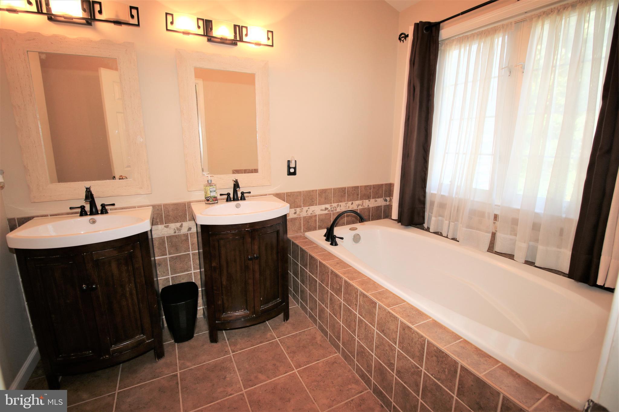 POTOMAC LAKES - Residential Lease