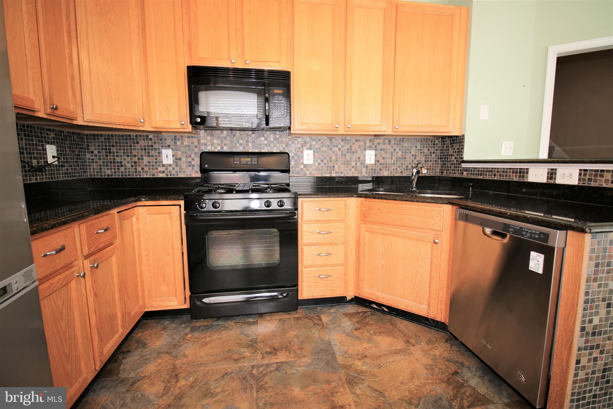 POTOMAC LAKES - Residential Lease