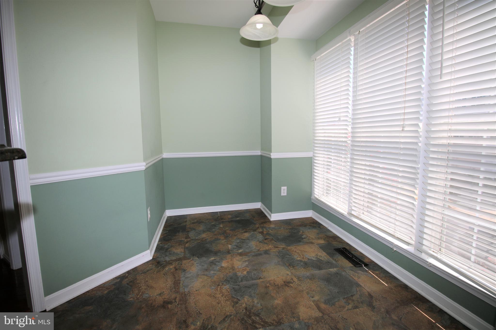 POTOMAC LAKES - Residential Lease