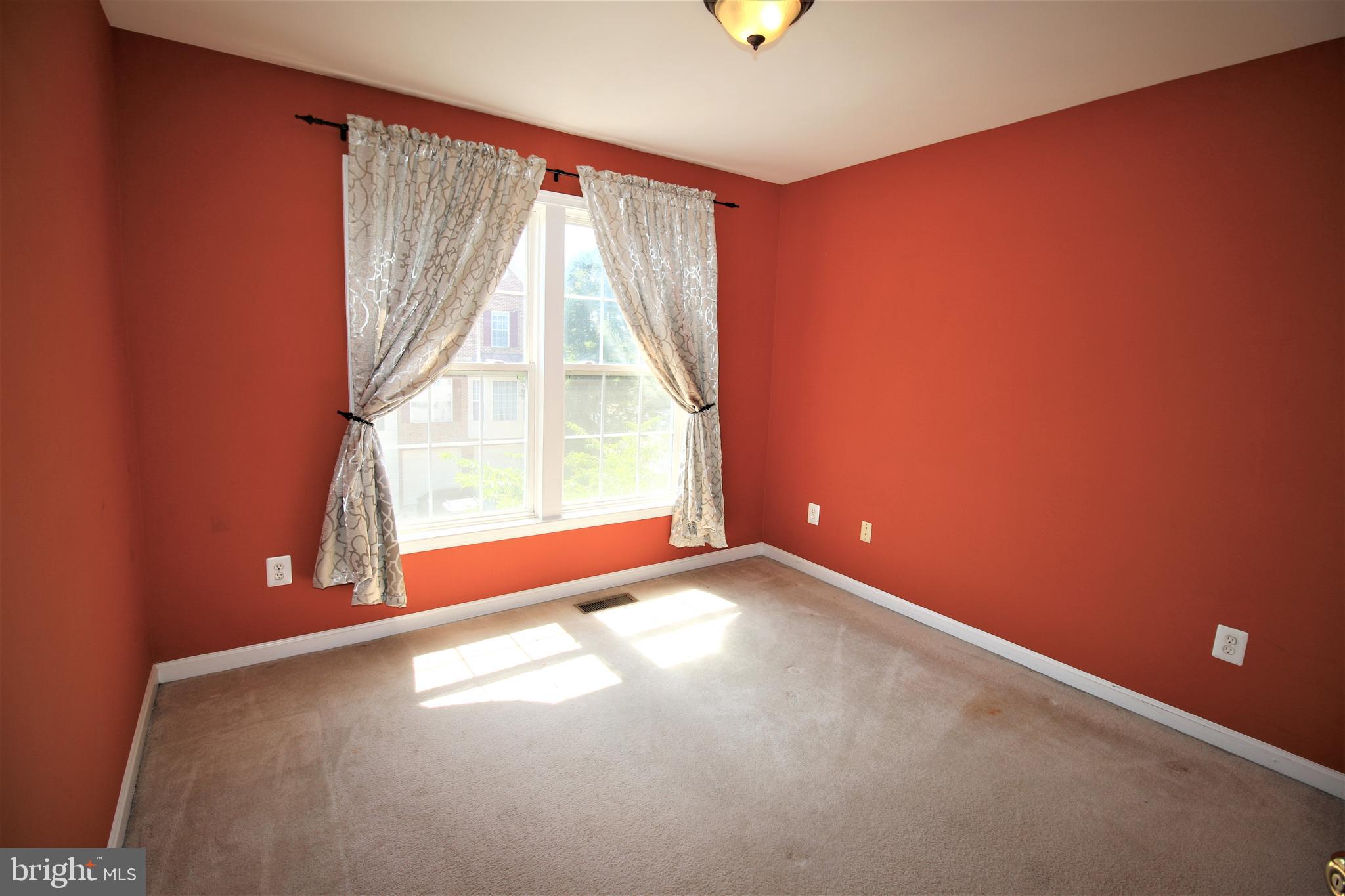 POTOMAC LAKES - Residential Lease