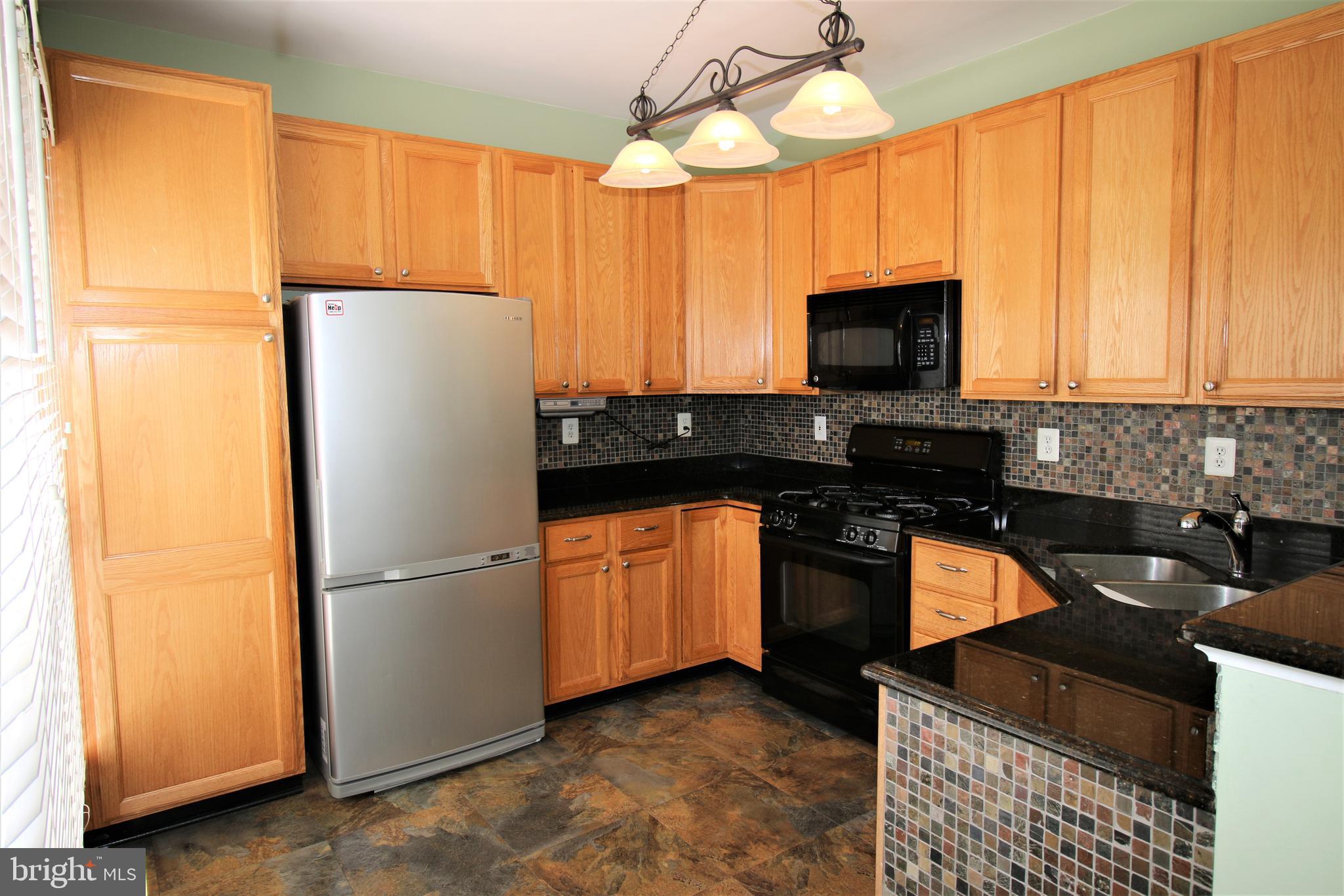 POTOMAC LAKES - Residential Lease