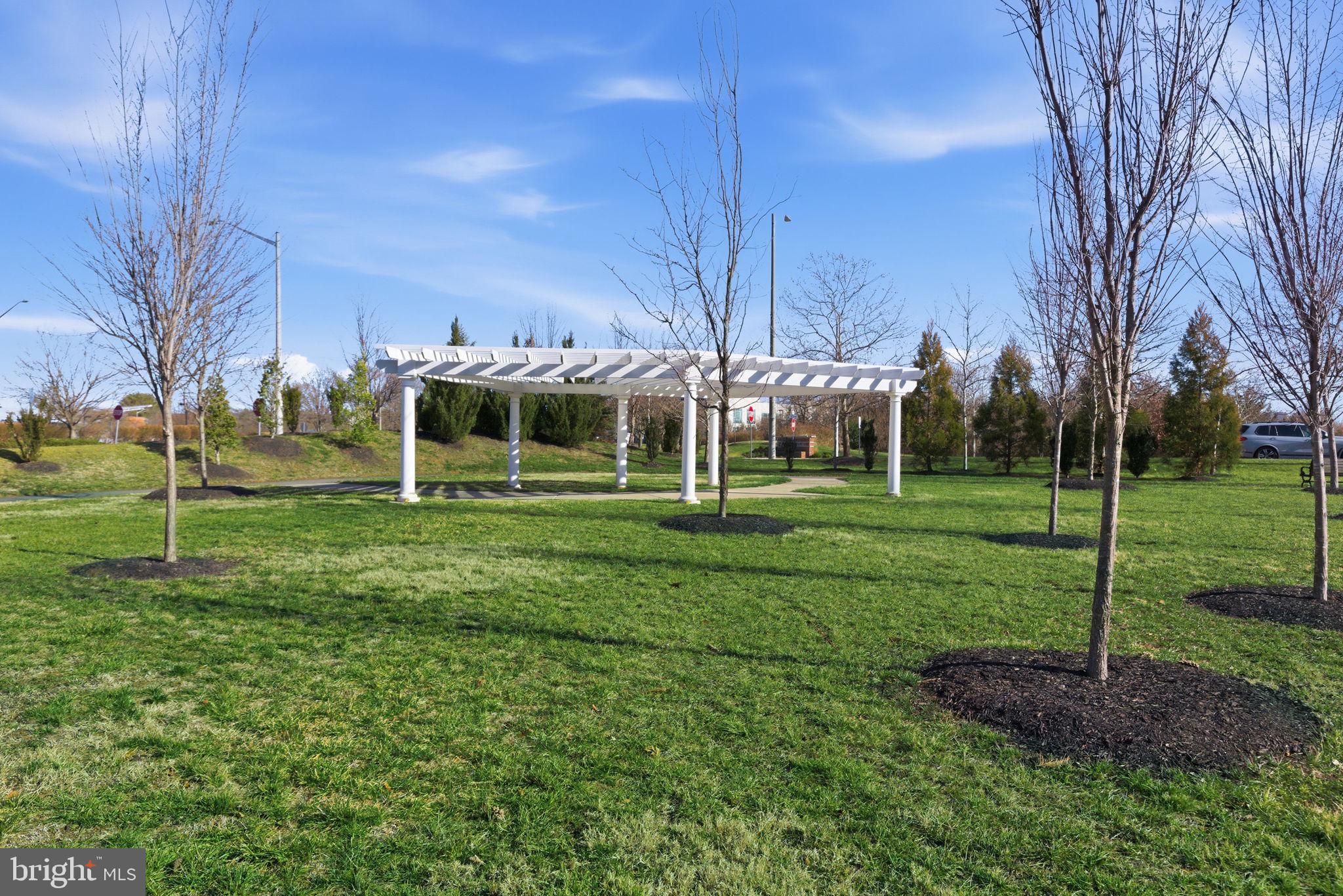 DISCOVERY SQUARE - Residential