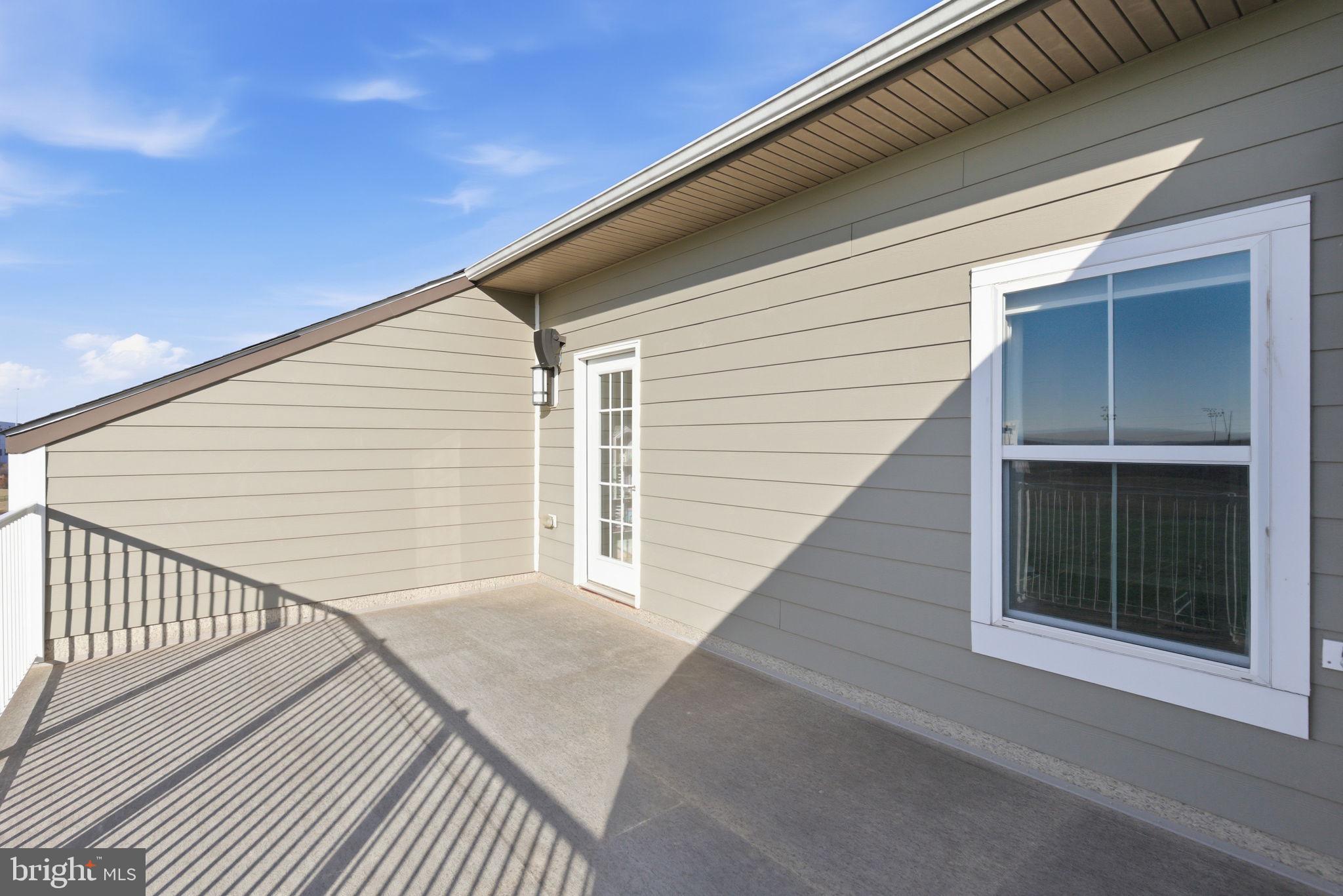 DISCOVERY SQUARE - Residential