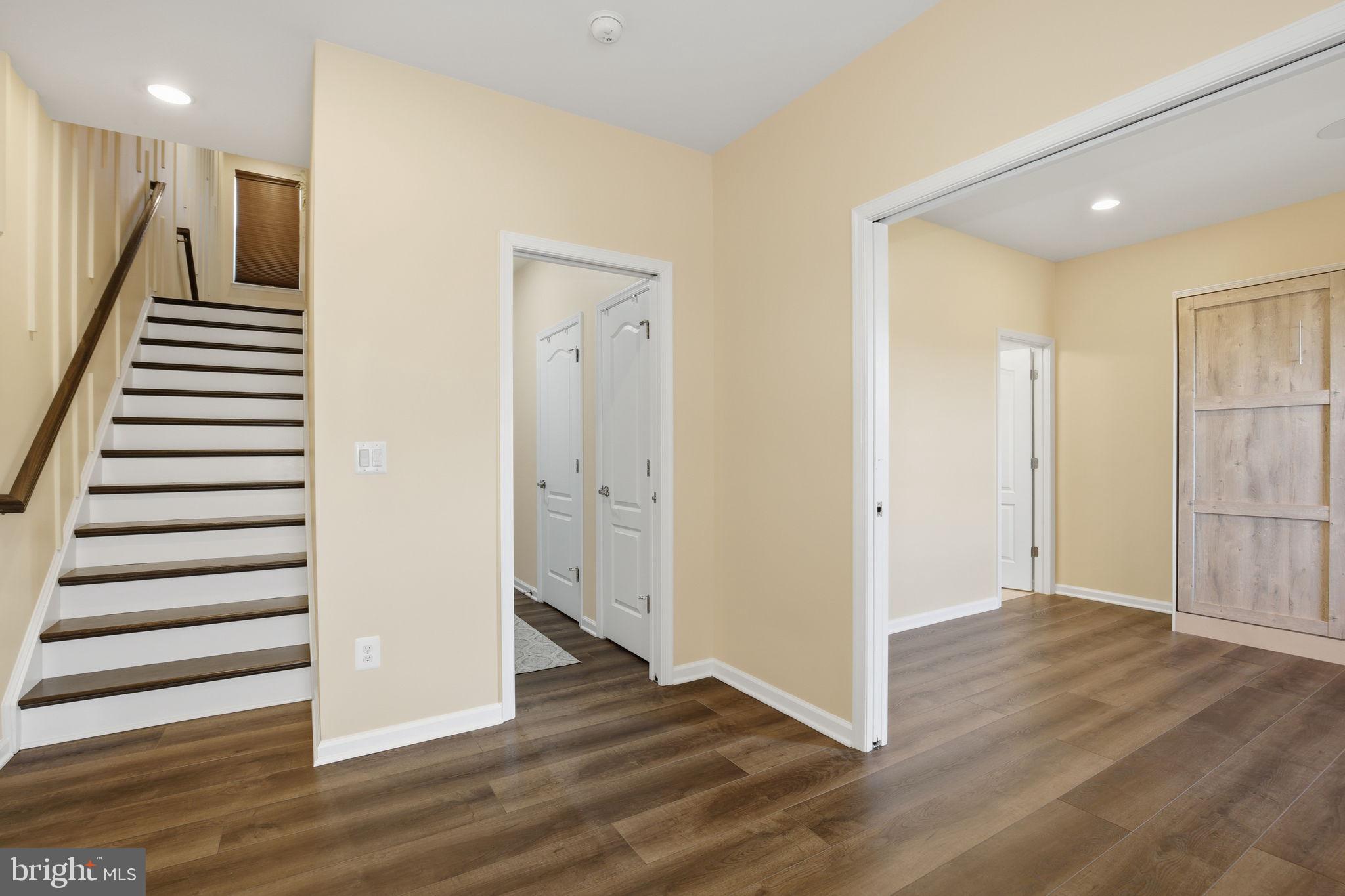 DISCOVERY SQUARE - Residential