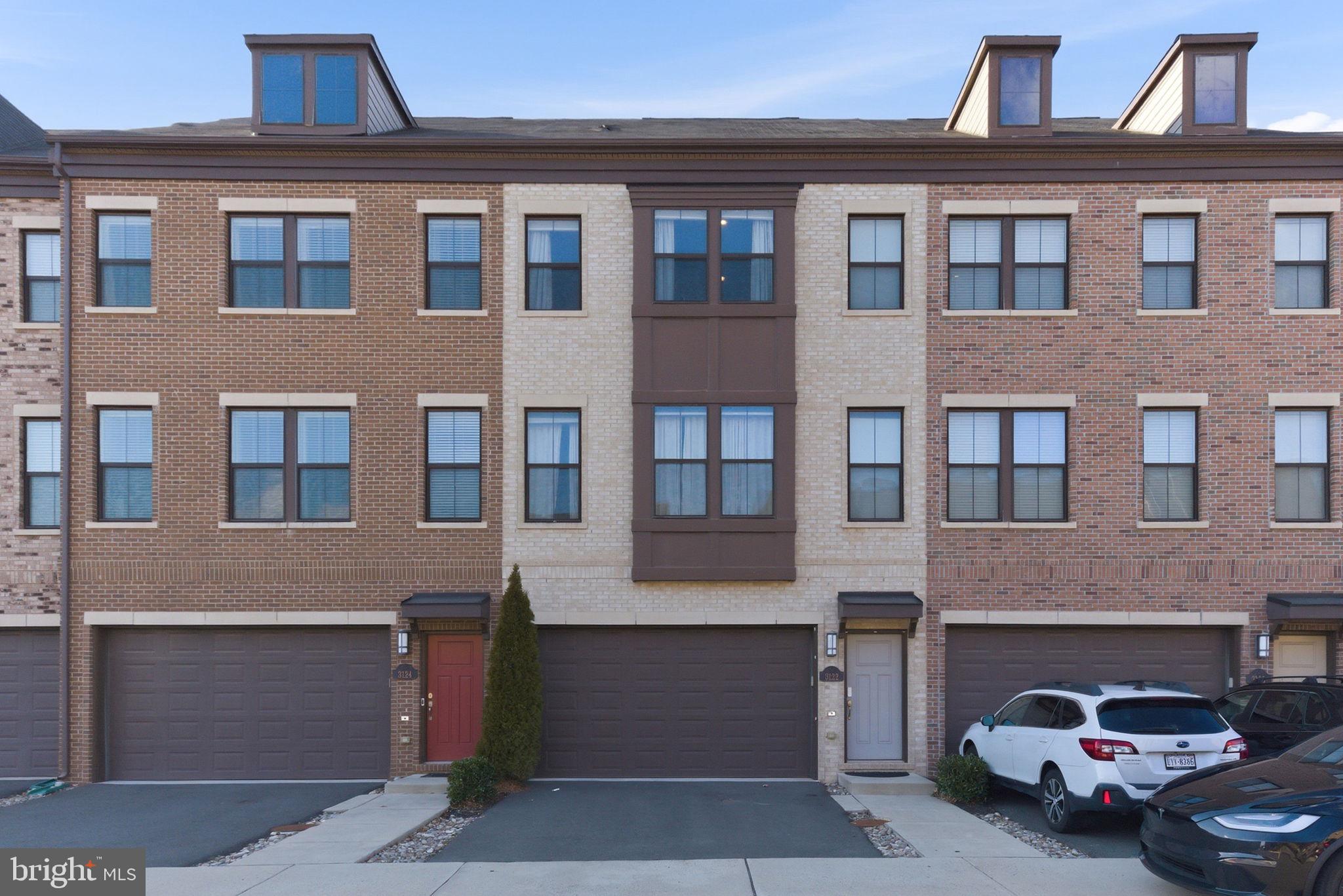 DISCOVERY SQUARE - Residential