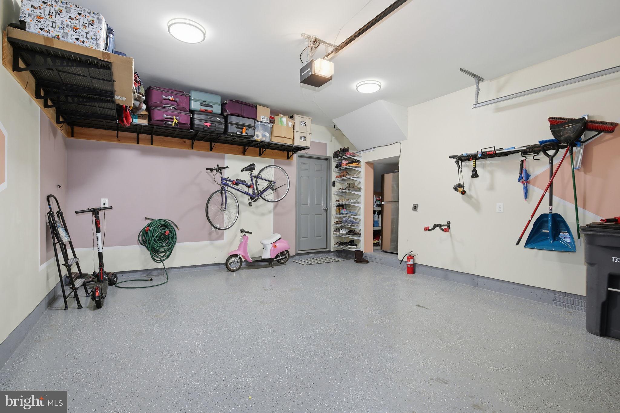 DISCOVERY SQUARE - Residential