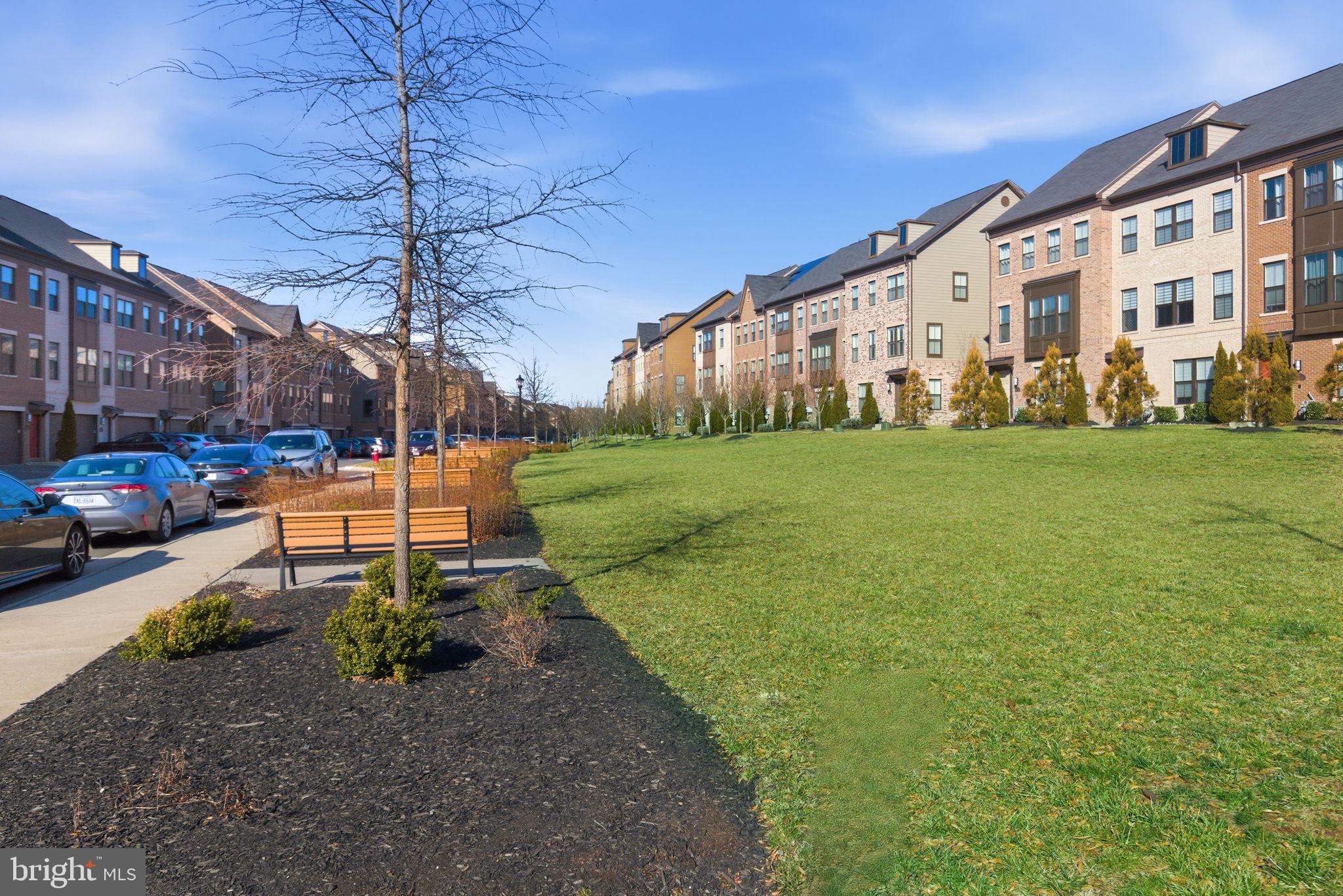 DISCOVERY SQUARE - Residential