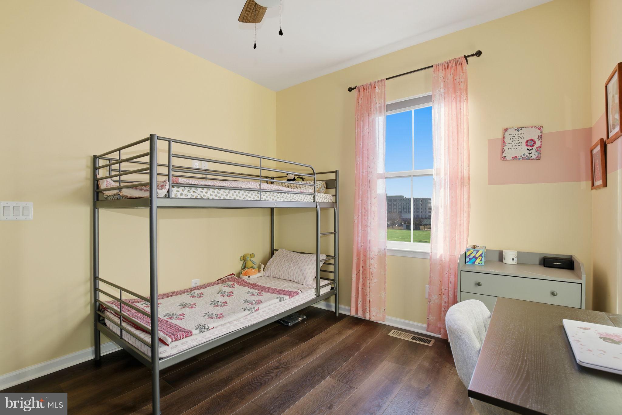 DISCOVERY SQUARE - Residential