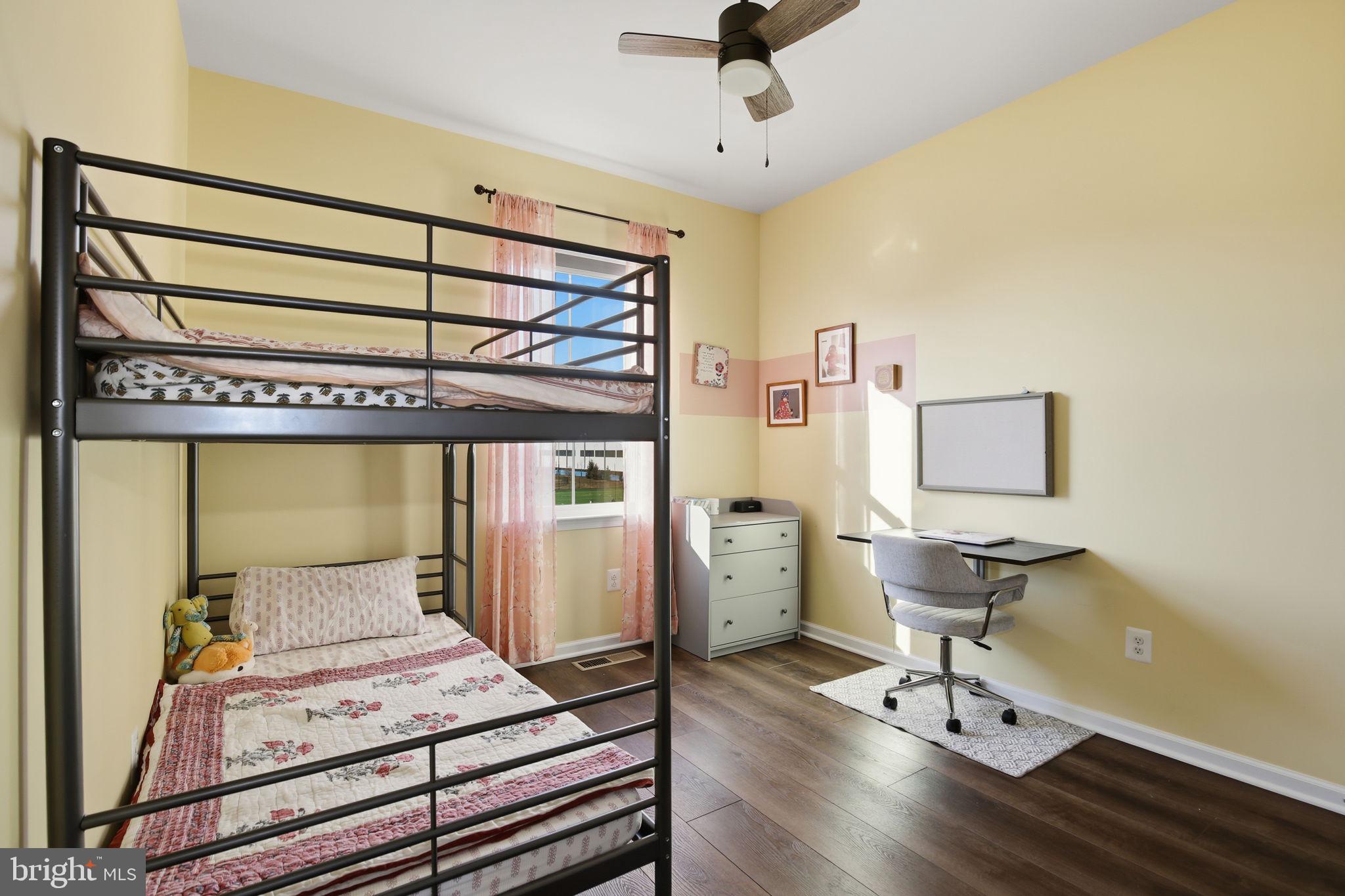 DISCOVERY SQUARE - Residential