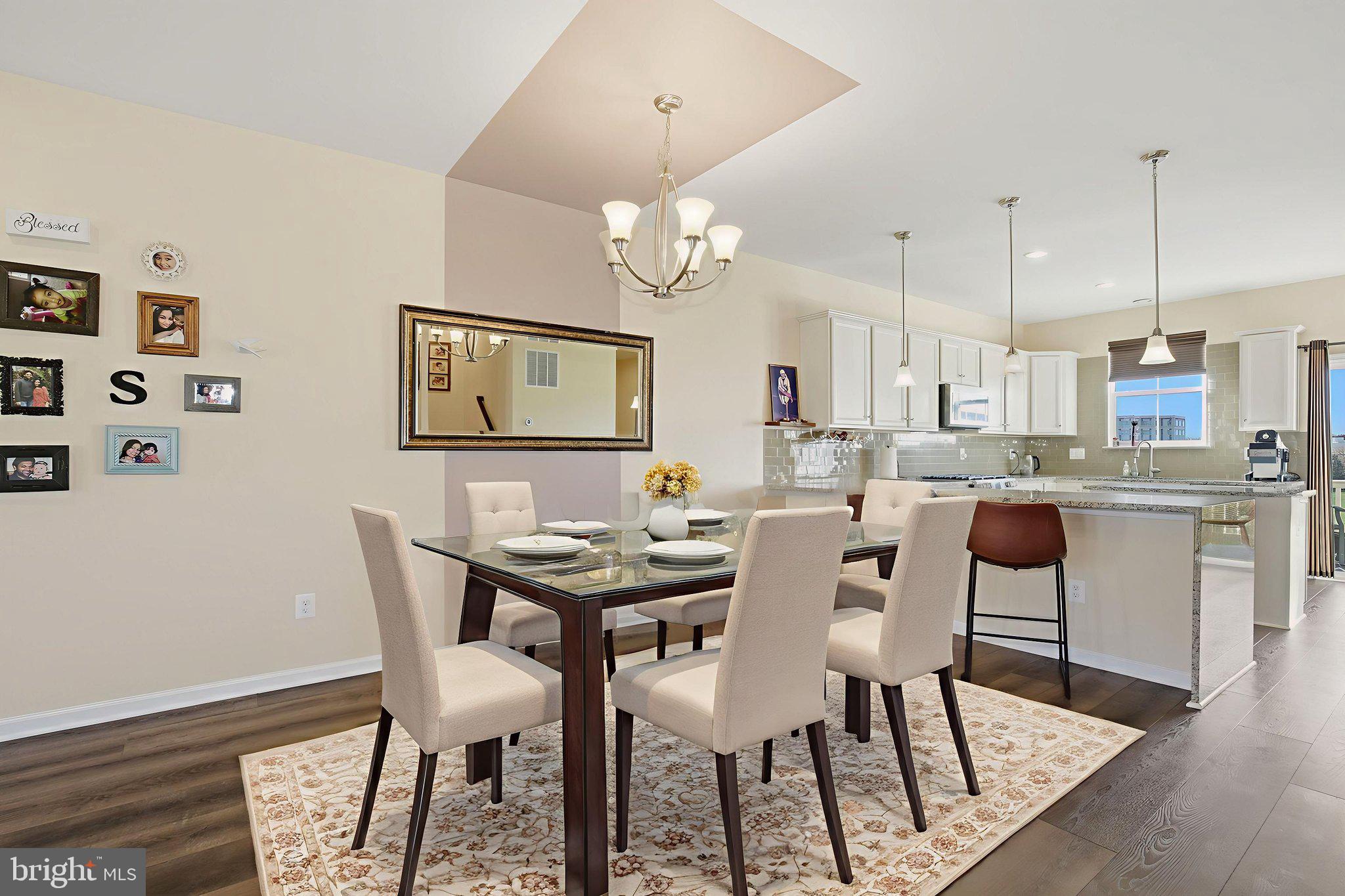 DISCOVERY SQUARE - Residential