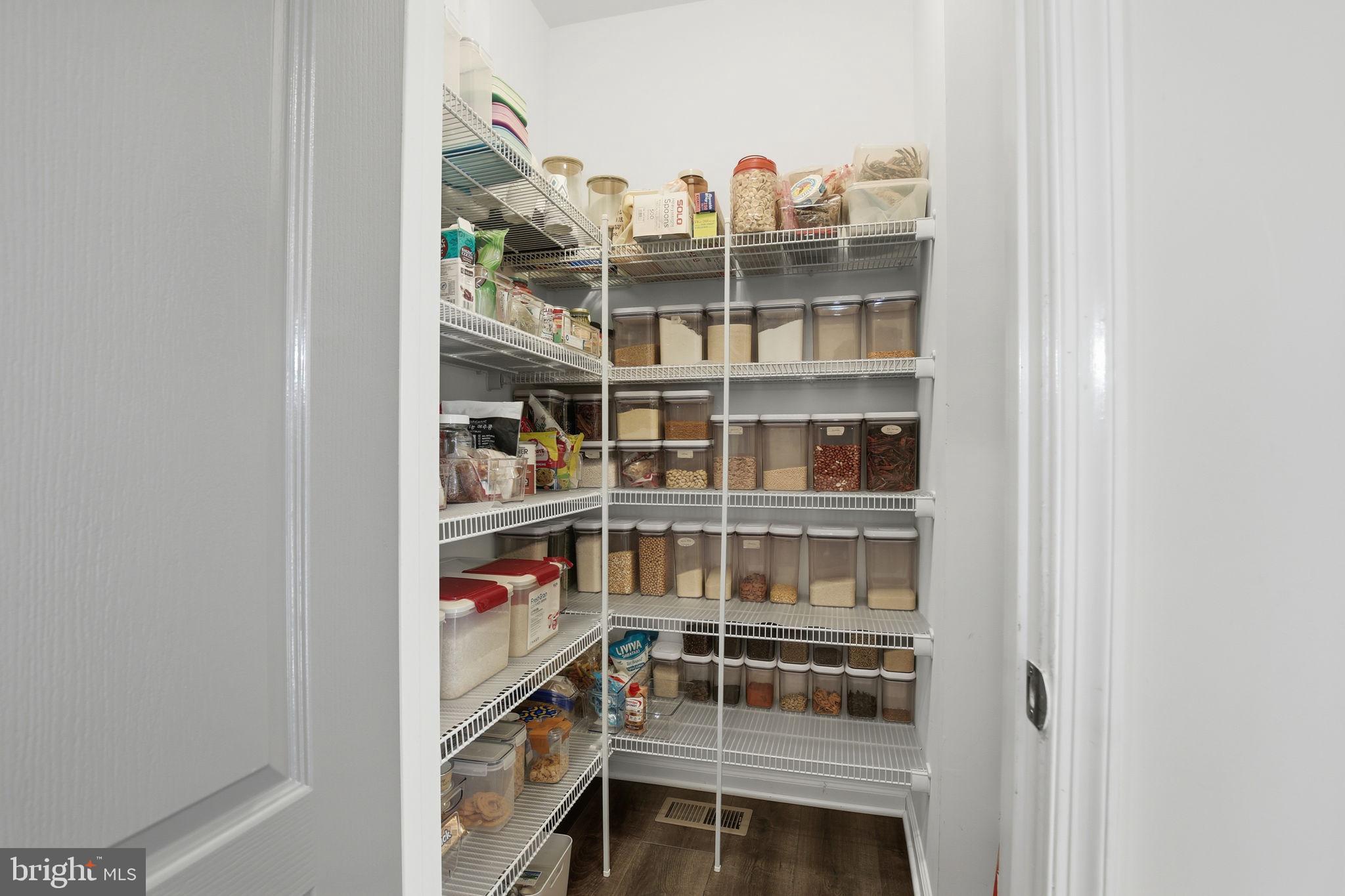 DISCOVERY SQUARE - Residential