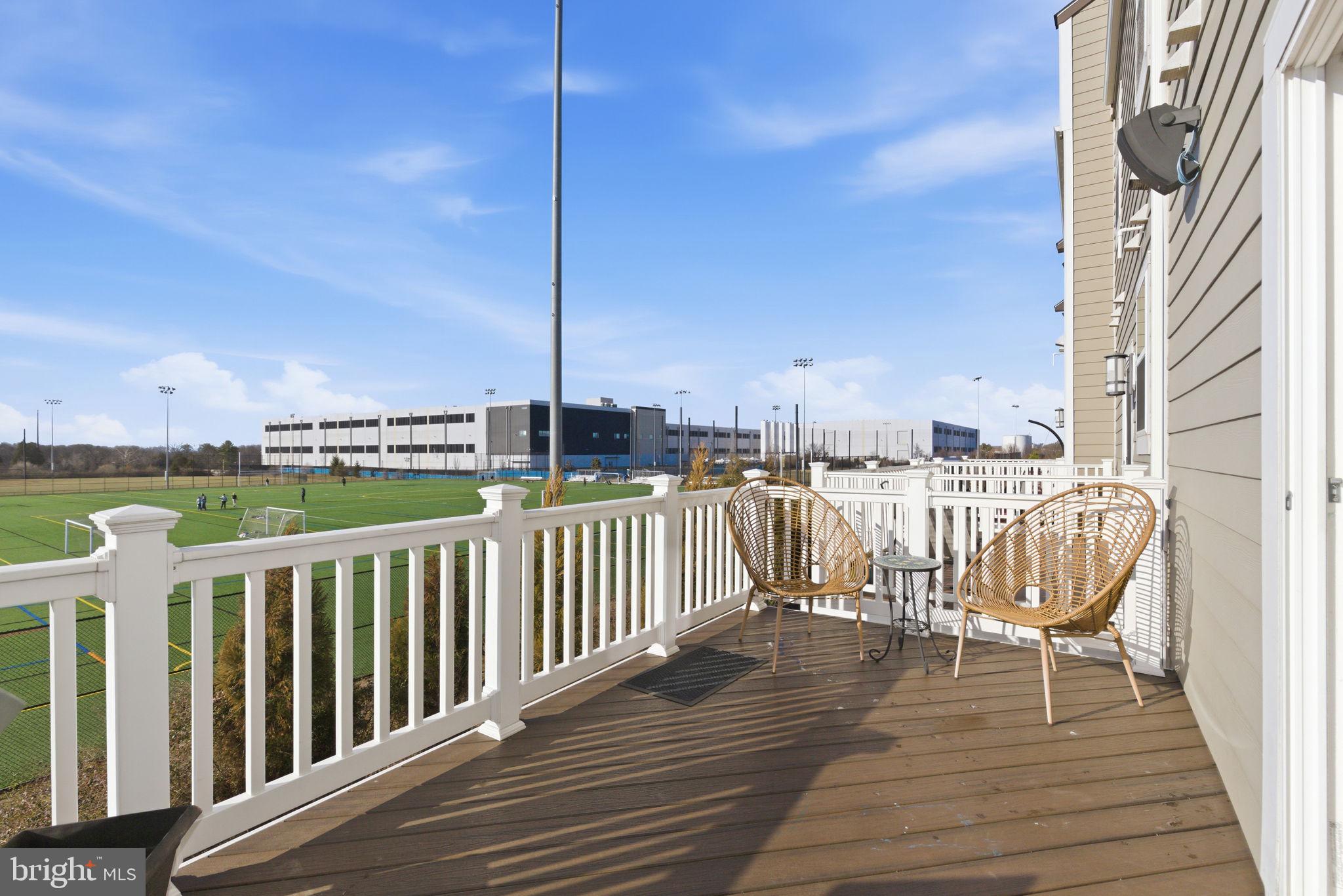 DISCOVERY SQUARE - Residential