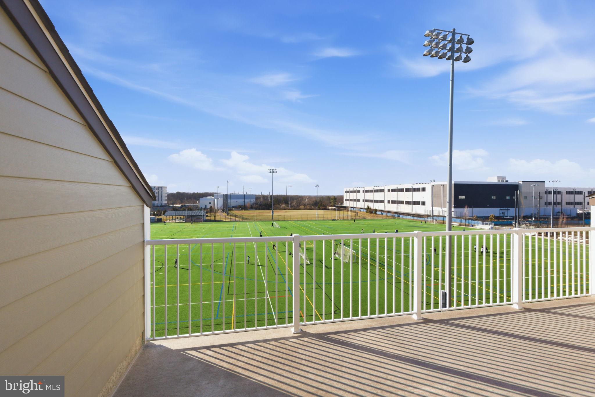 DISCOVERY SQUARE - Residential