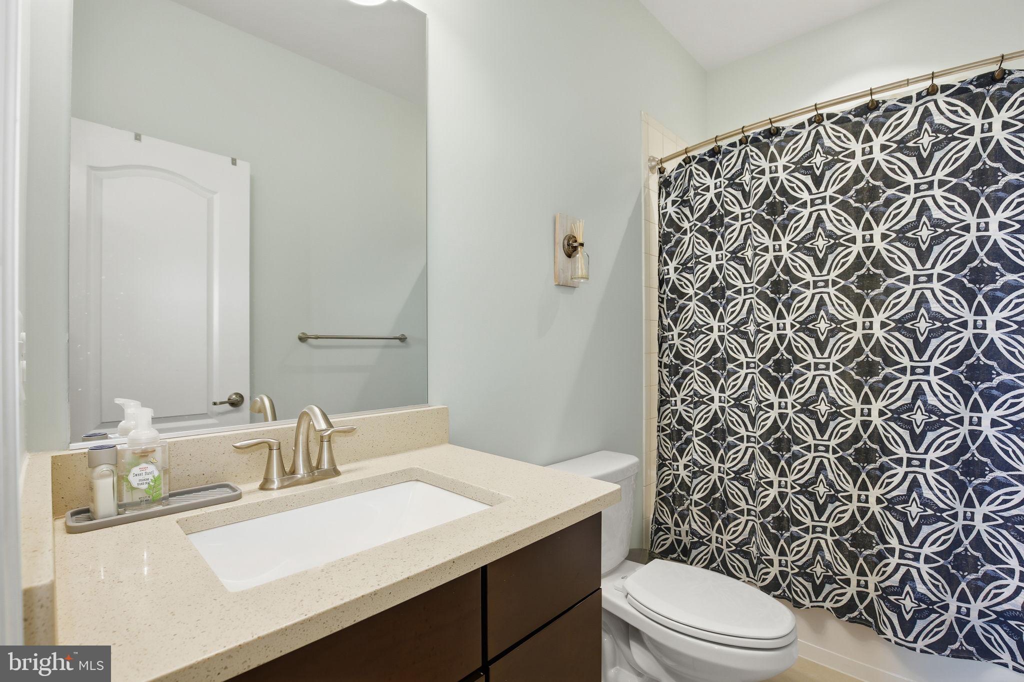 DISCOVERY SQUARE - Residential