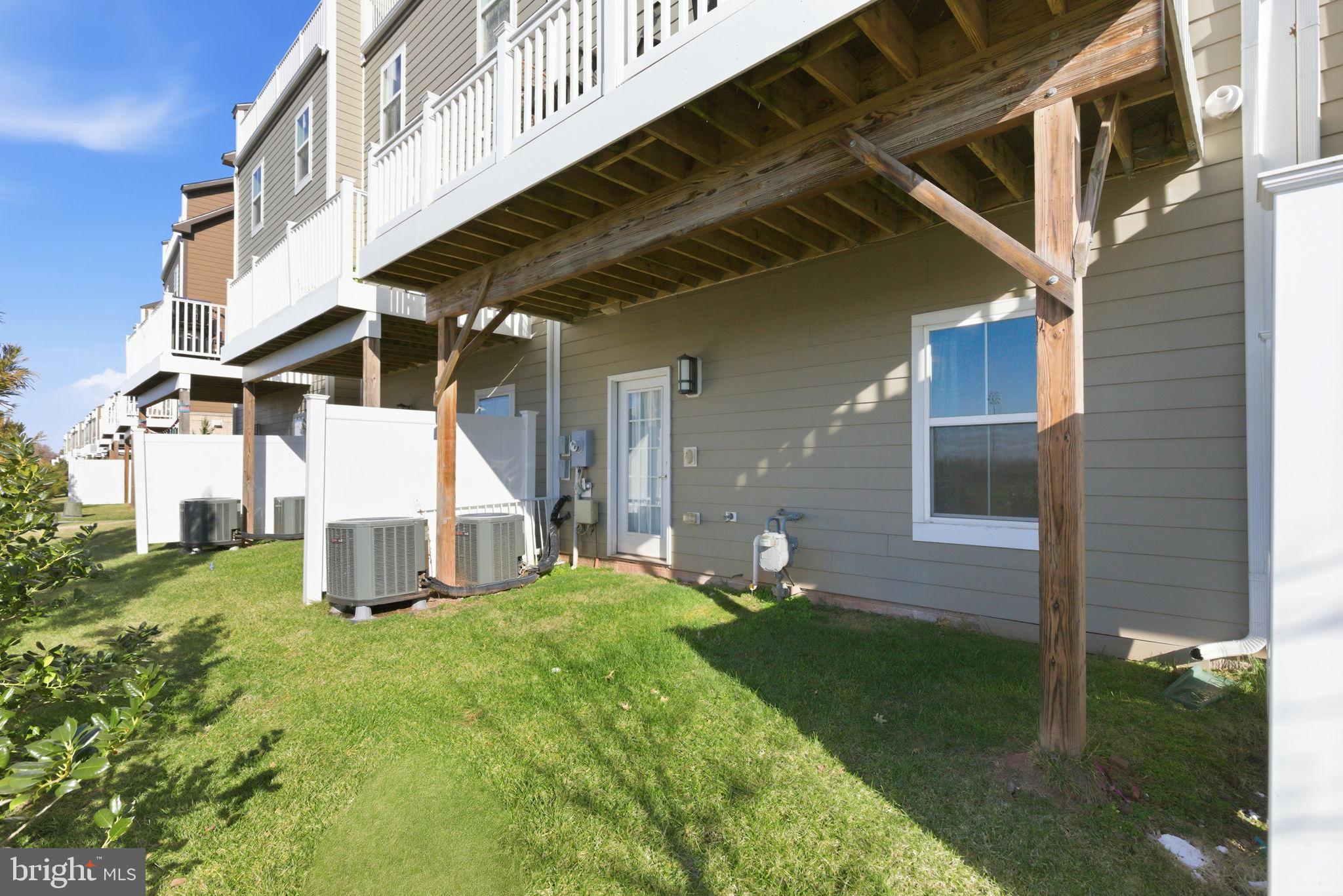 DISCOVERY SQUARE - Residential