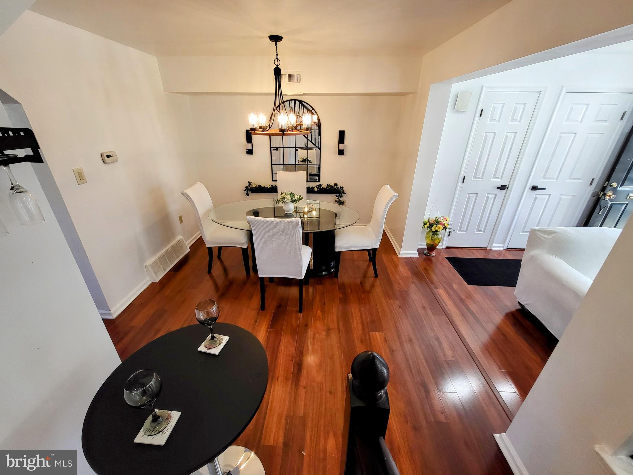 NORRIS SQUARE - Residential