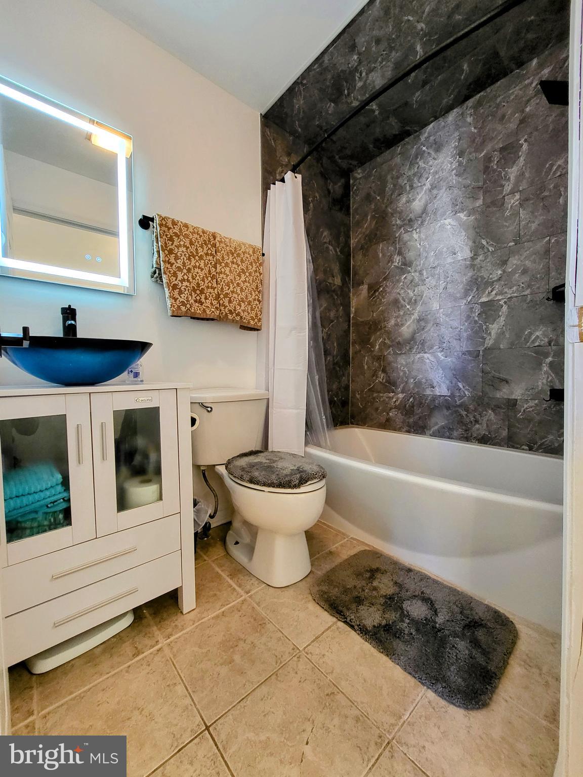 NORRIS SQUARE - Residential