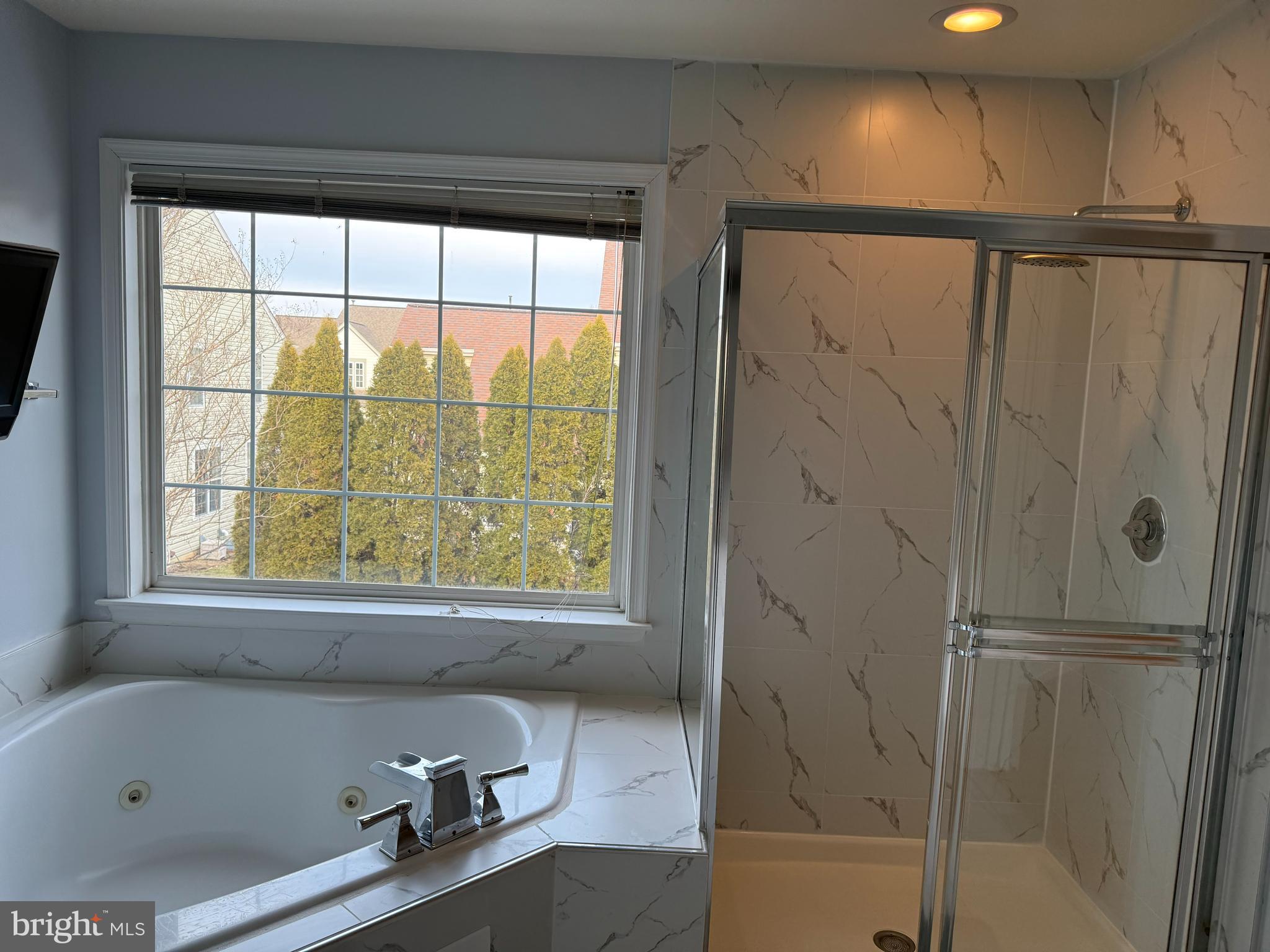 THE COURTS OF FOX MILL - Residential