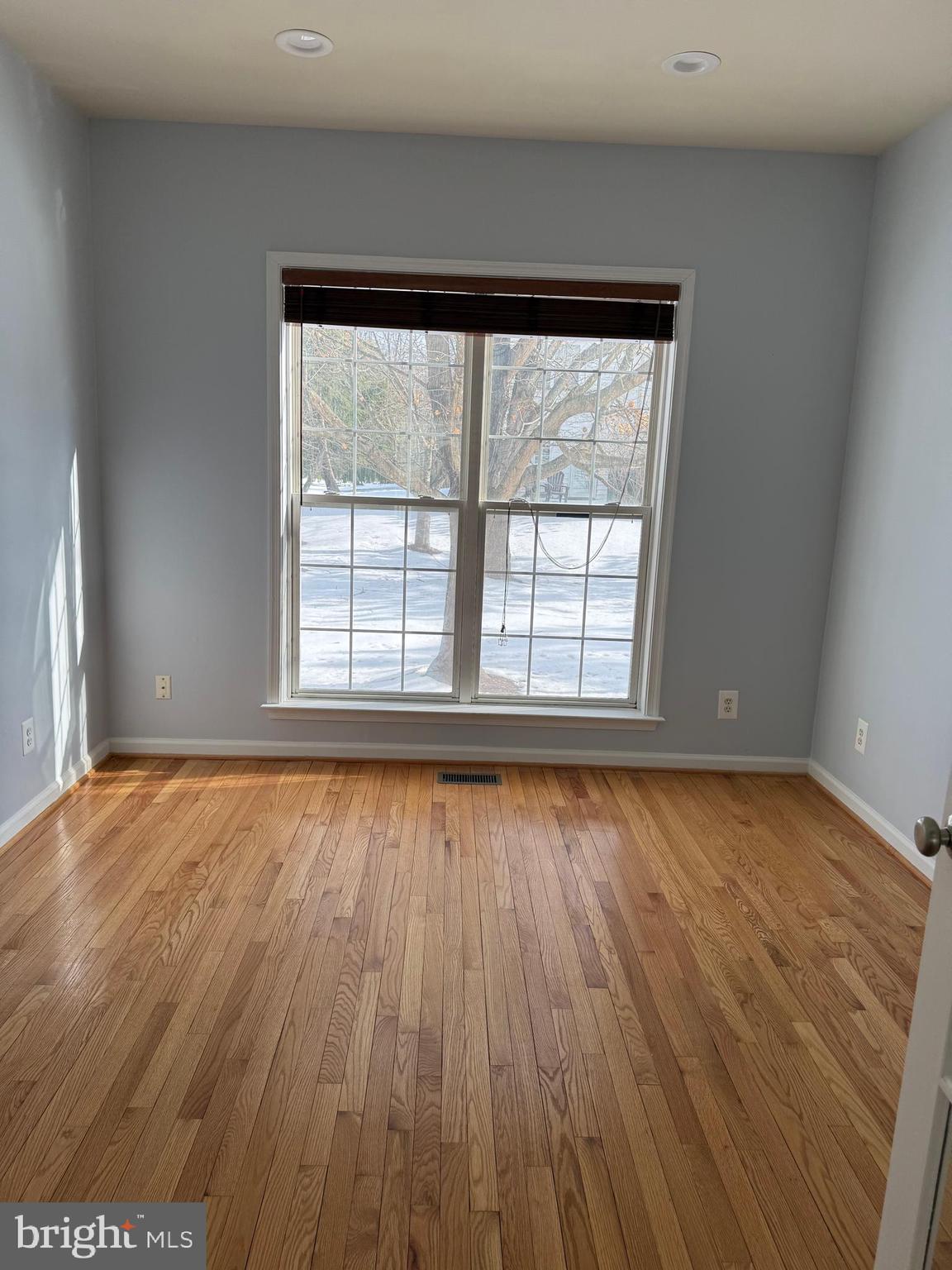 THE COURTS OF FOX MILL - Residential