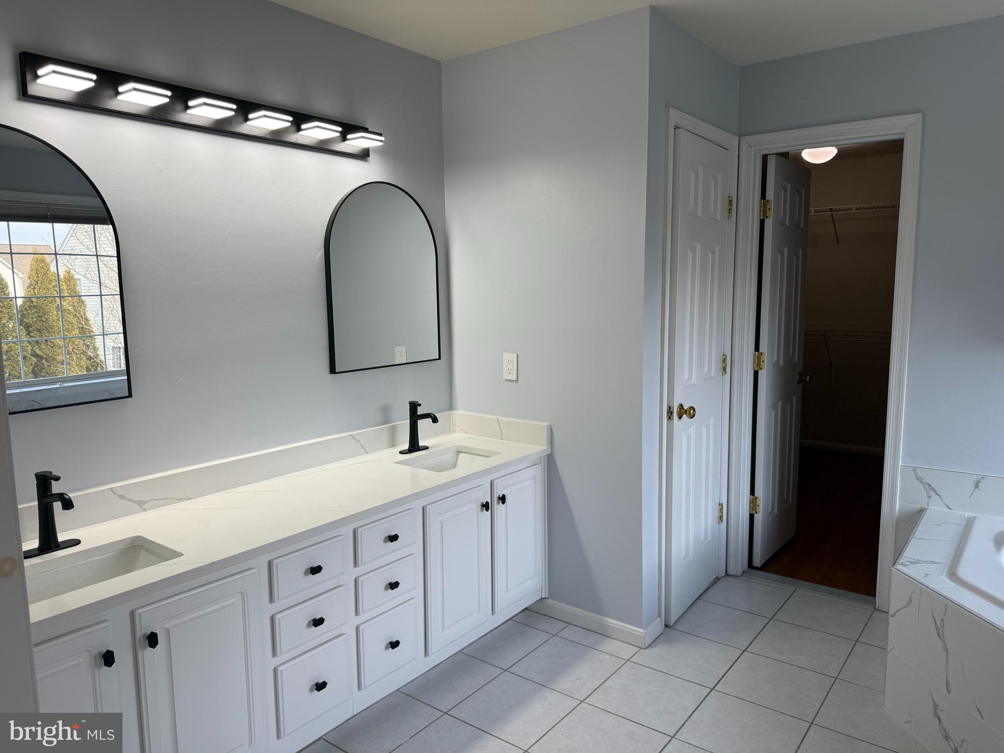 THE COURTS OF FOX MILL - Residential