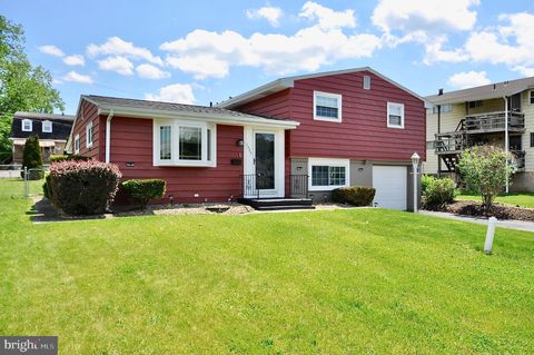 Photo of 1225 Adams Ave, ALTOONA, PA 16602 (MLS # PABR2016112)