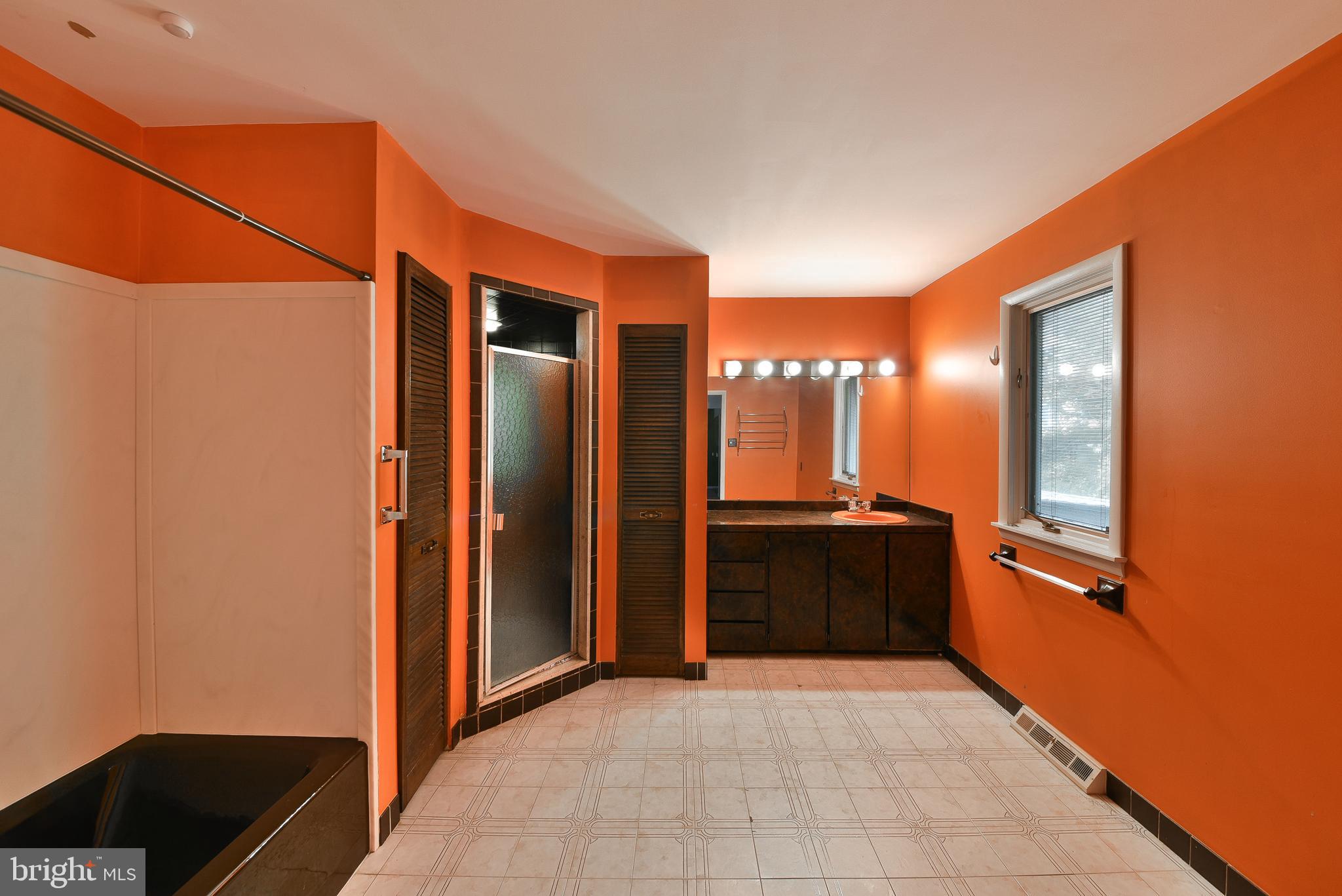 CHELTENHAM VIL - Residential