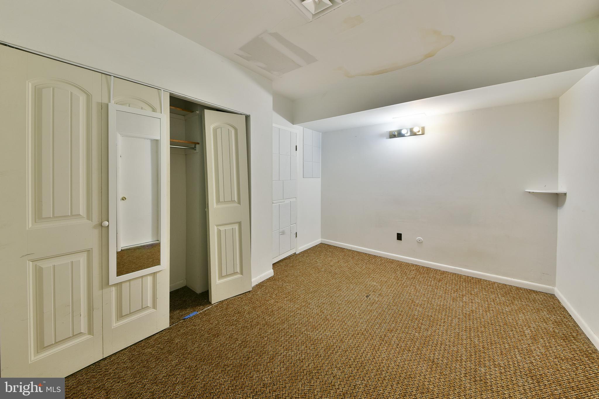 CHELTENHAM VIL - Residential