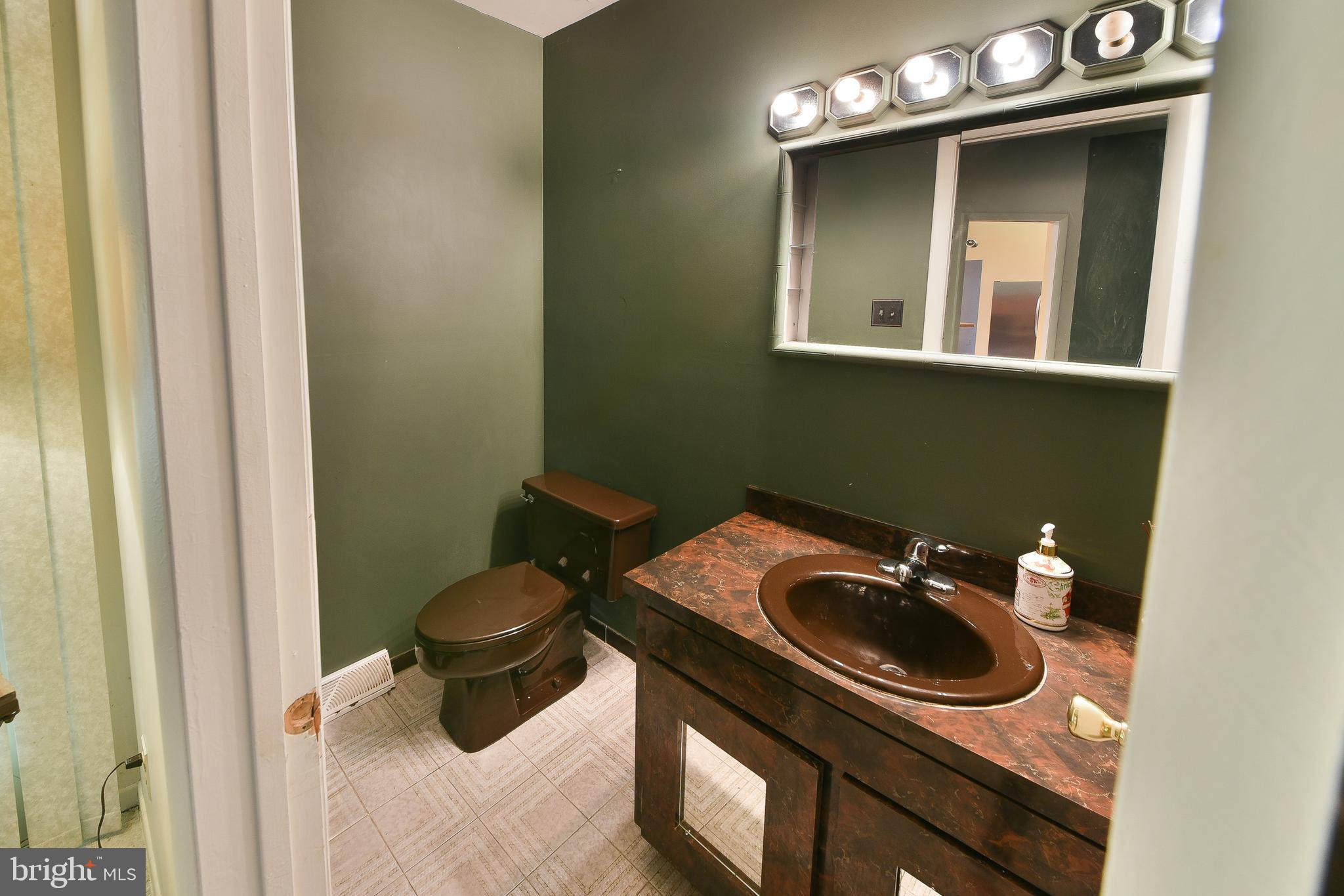 CHELTENHAM VIL - Residential