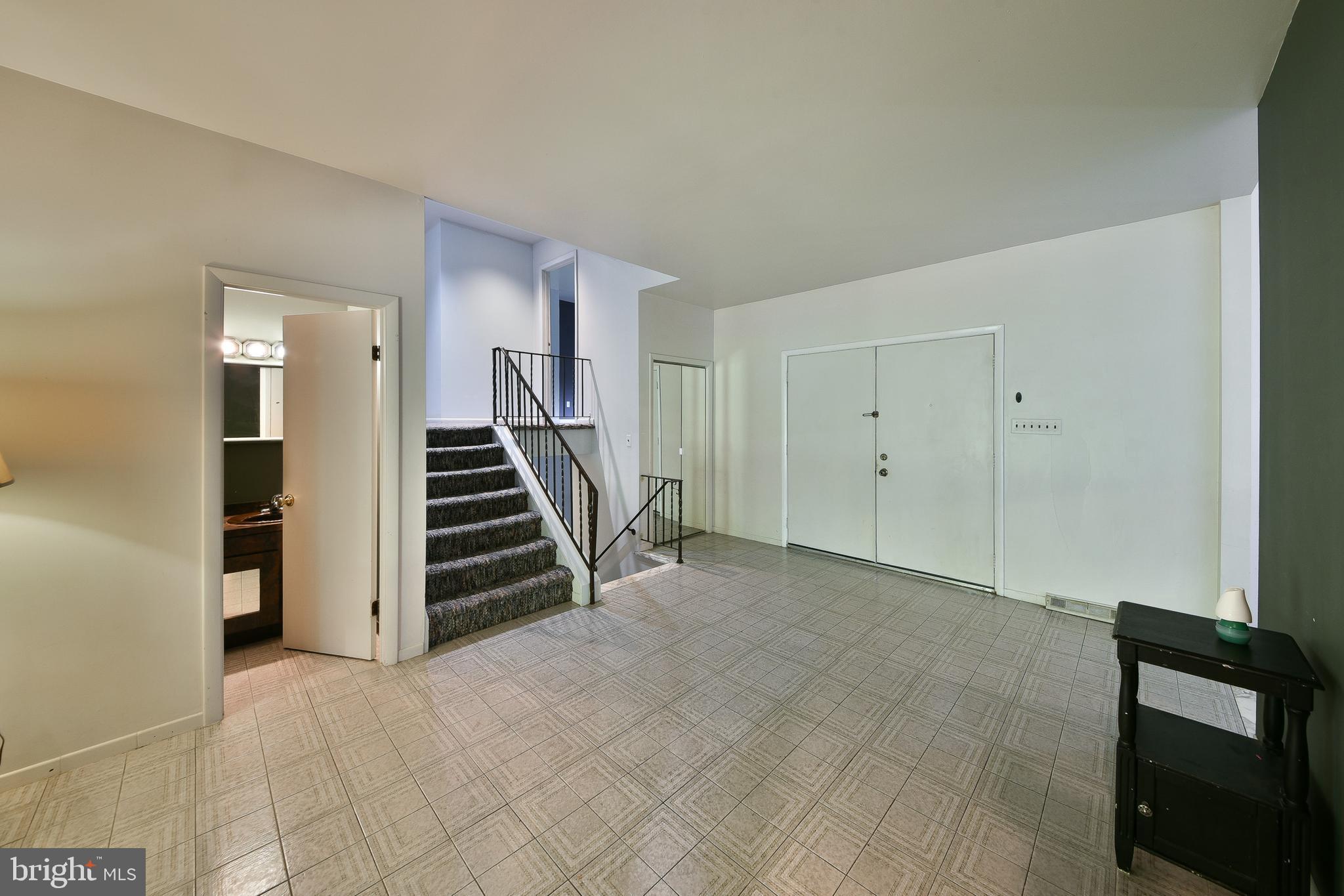 CHELTENHAM VIL - Residential