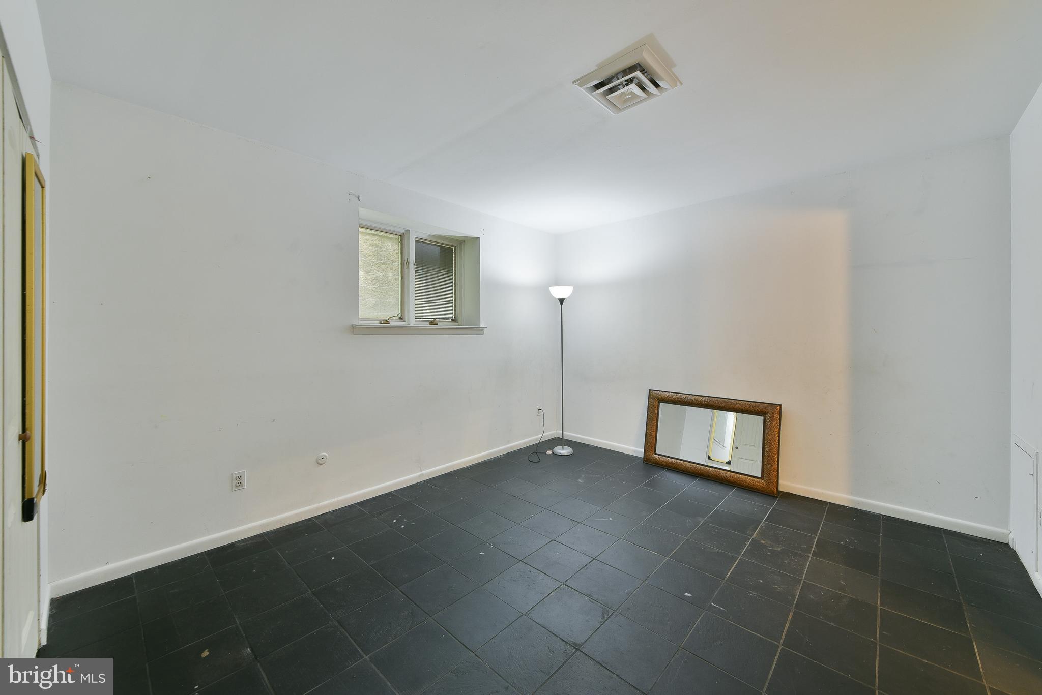 CHELTENHAM VIL - Residential