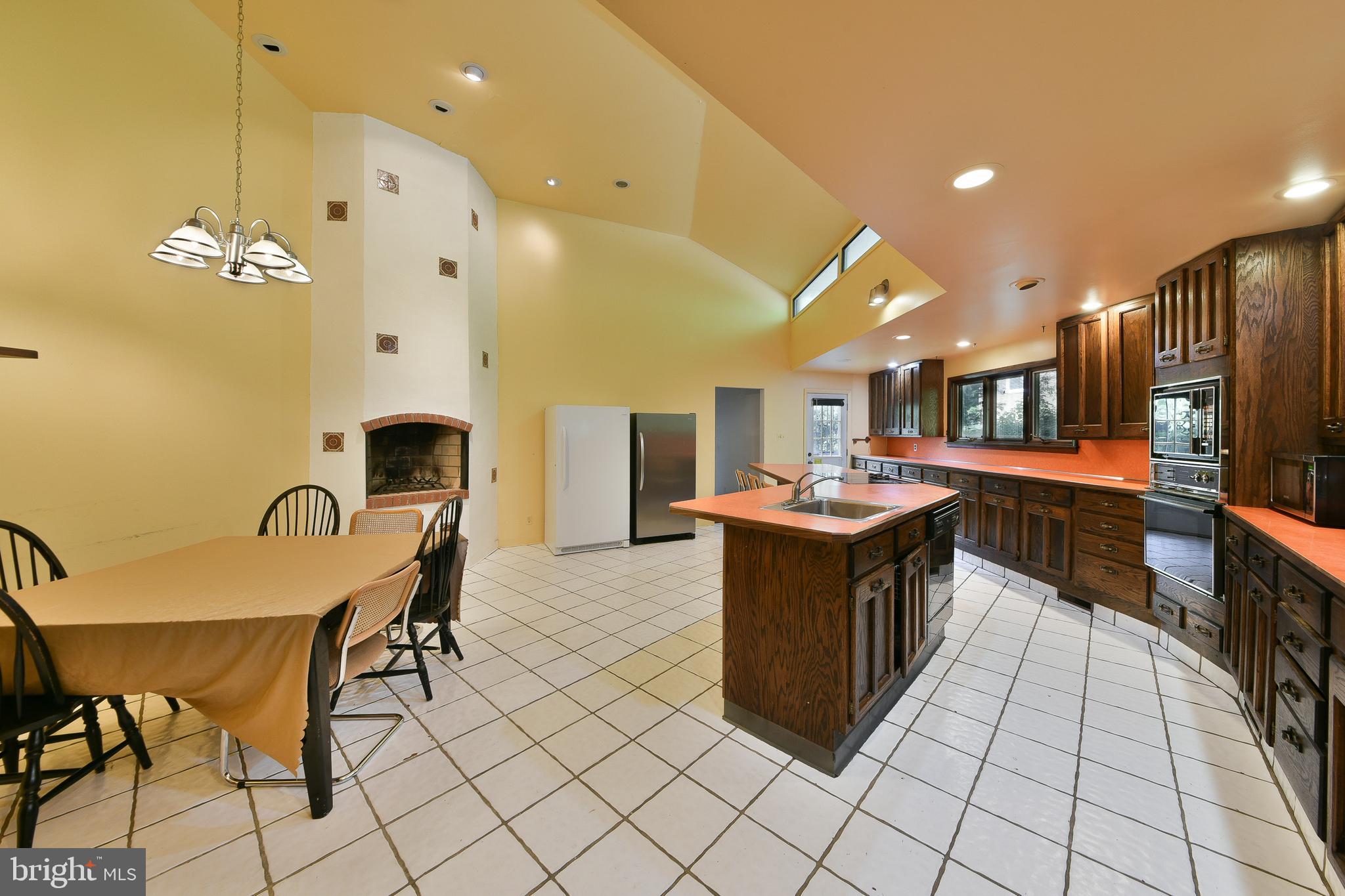 CHELTENHAM VIL - Residential