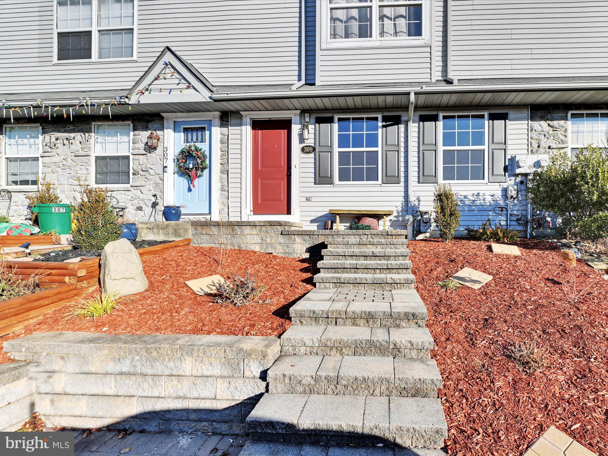 LONGWOOD SQUARE - Residential