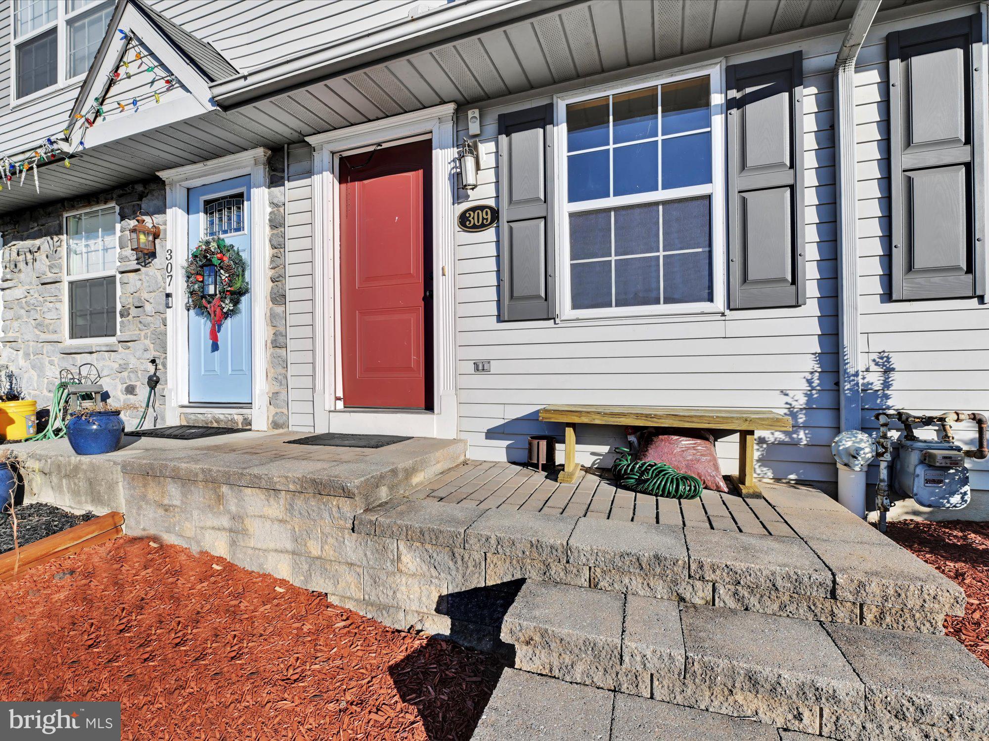 LONGWOOD SQUARE - Residential