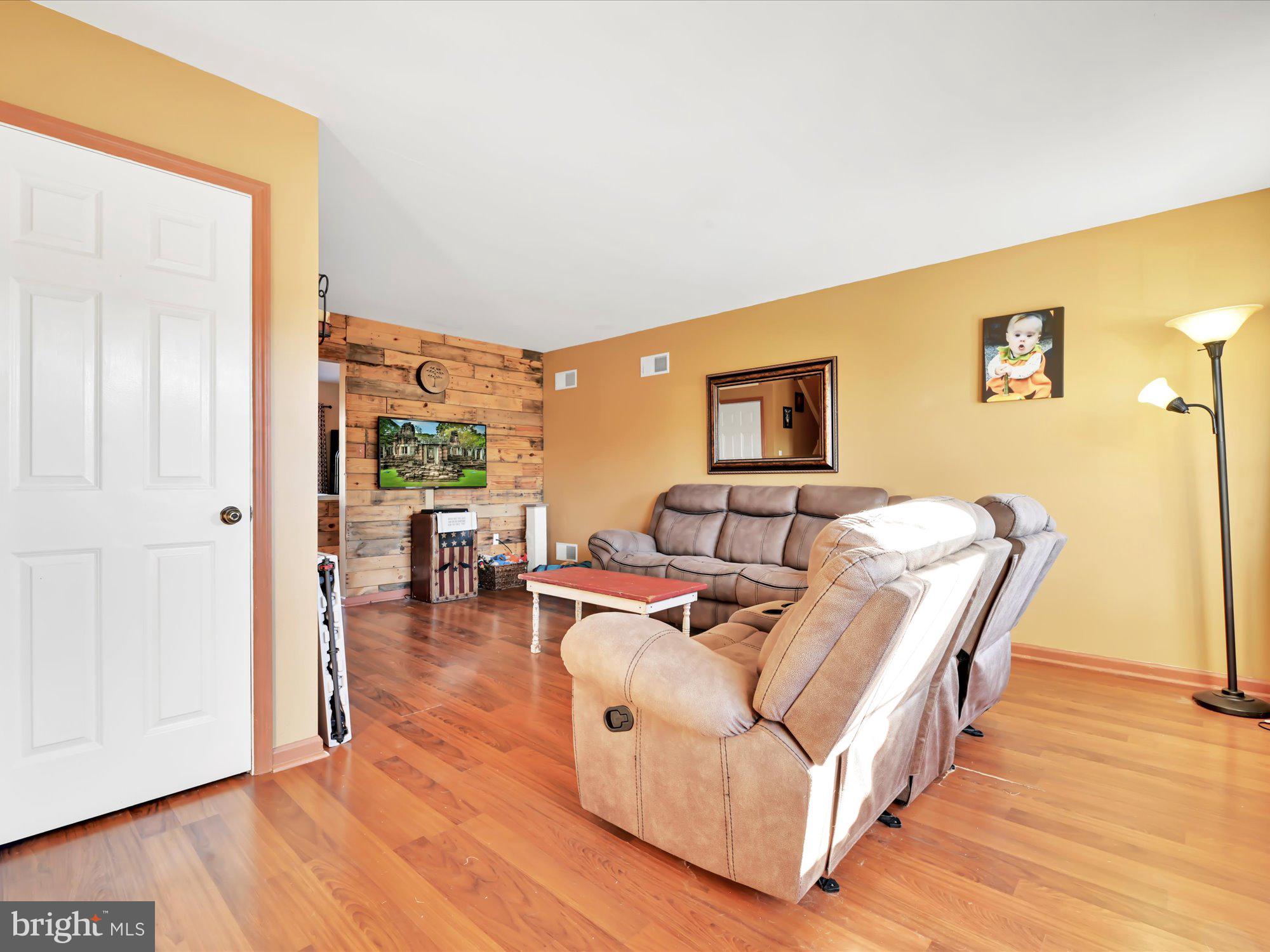 LONGWOOD SQUARE - Residential