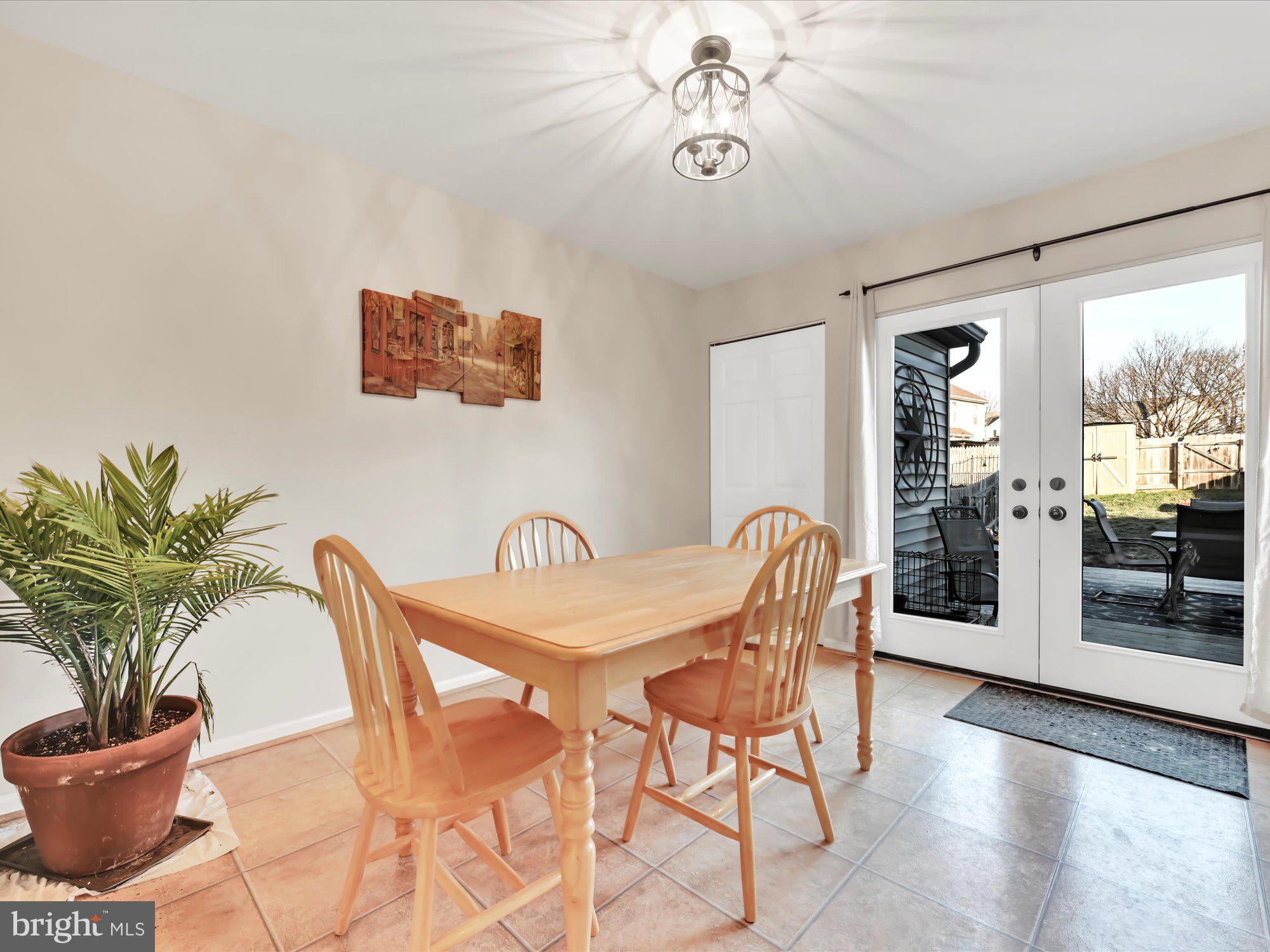 LONGWOOD SQUARE - Residential