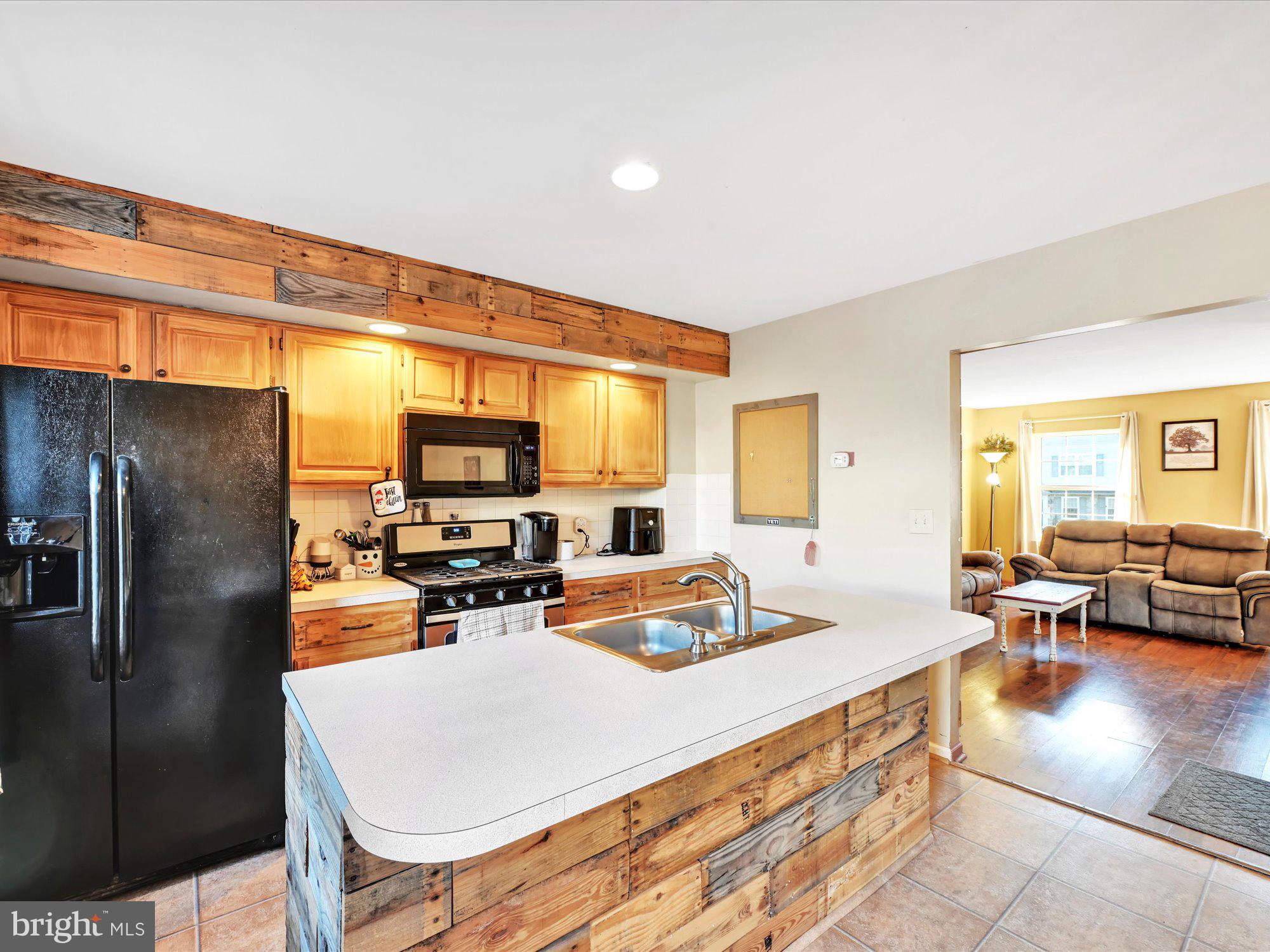 LONGWOOD SQUARE - Residential