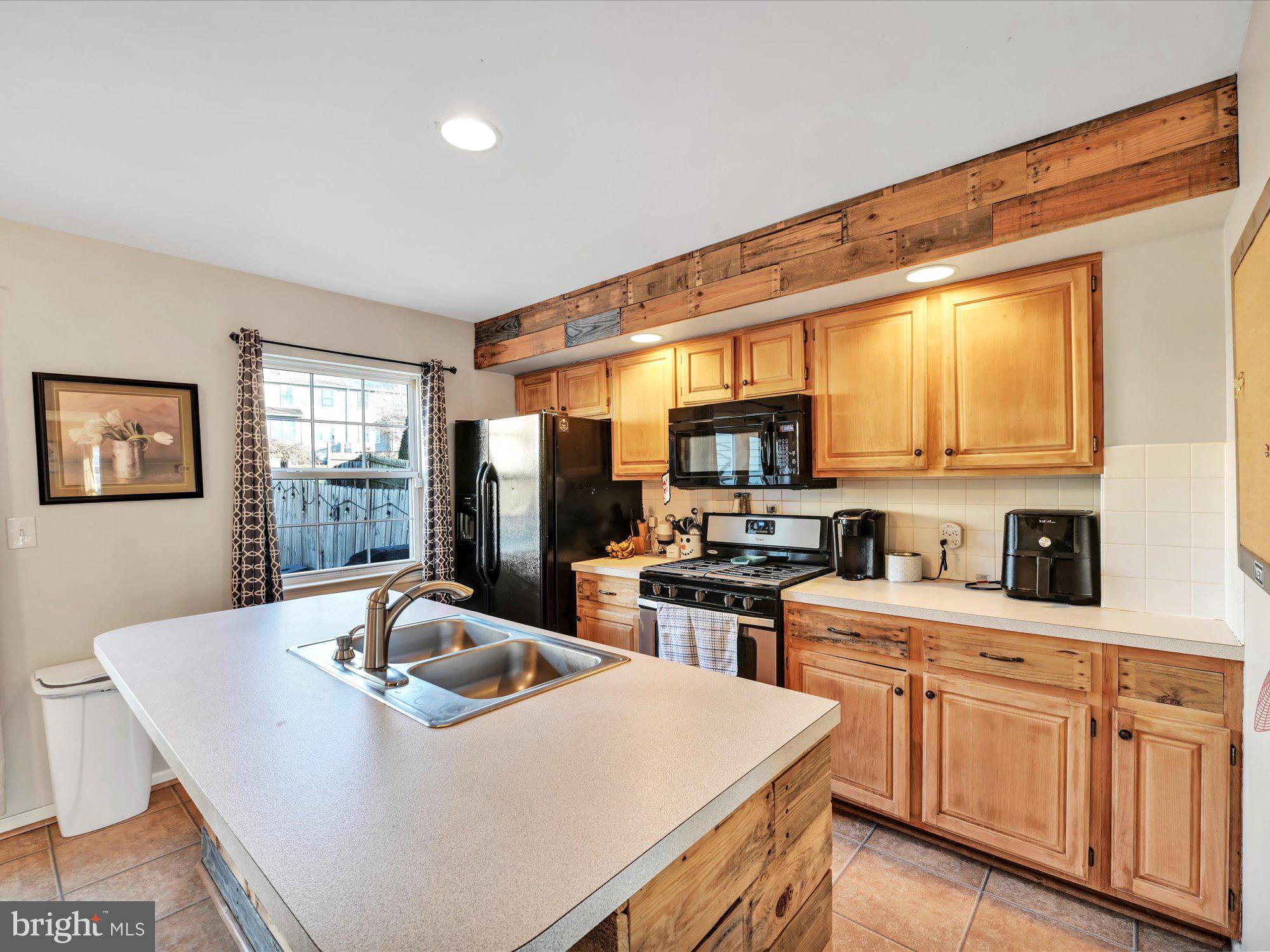 LONGWOOD SQUARE - Residential