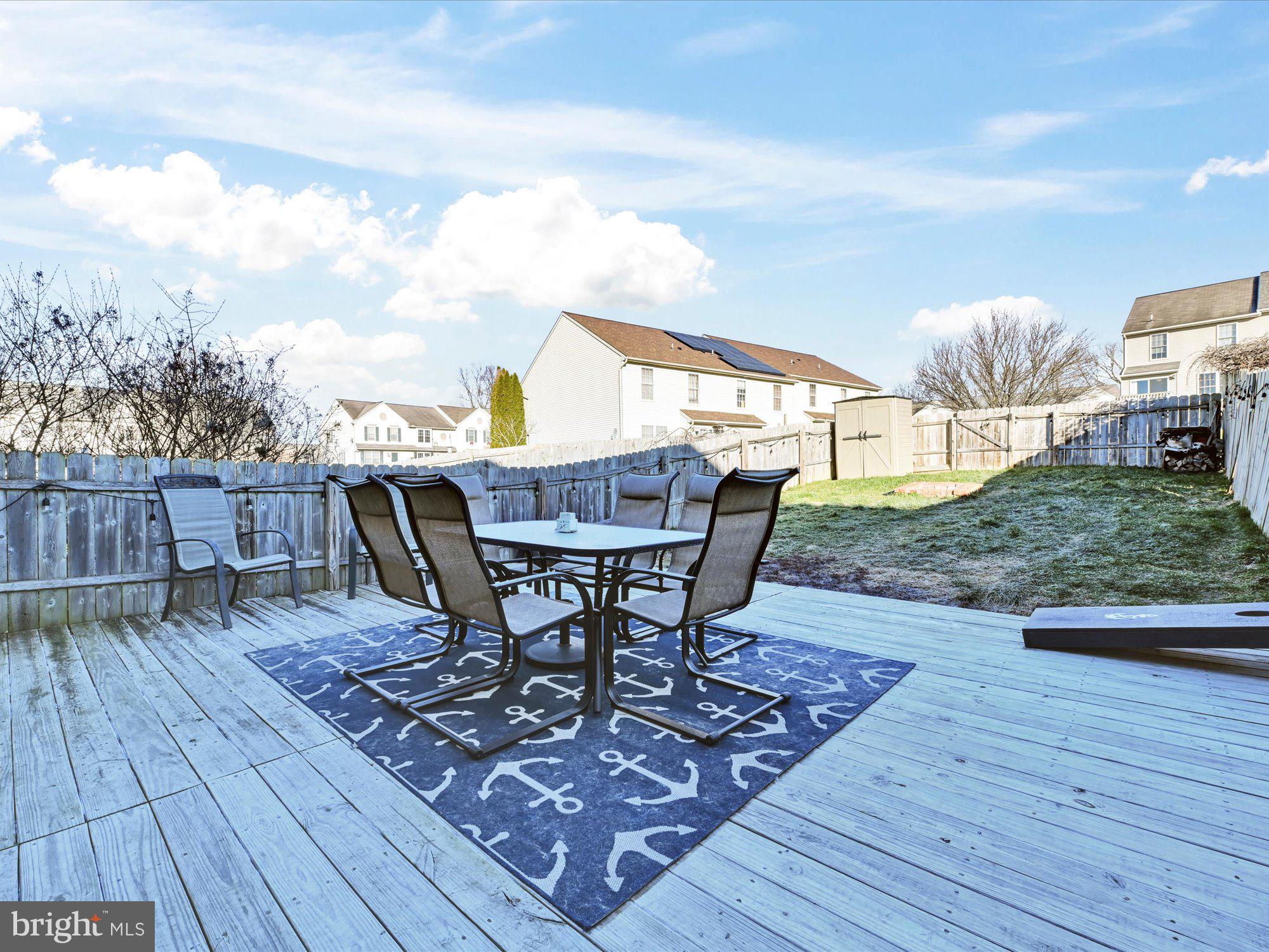 LONGWOOD SQUARE - Residential