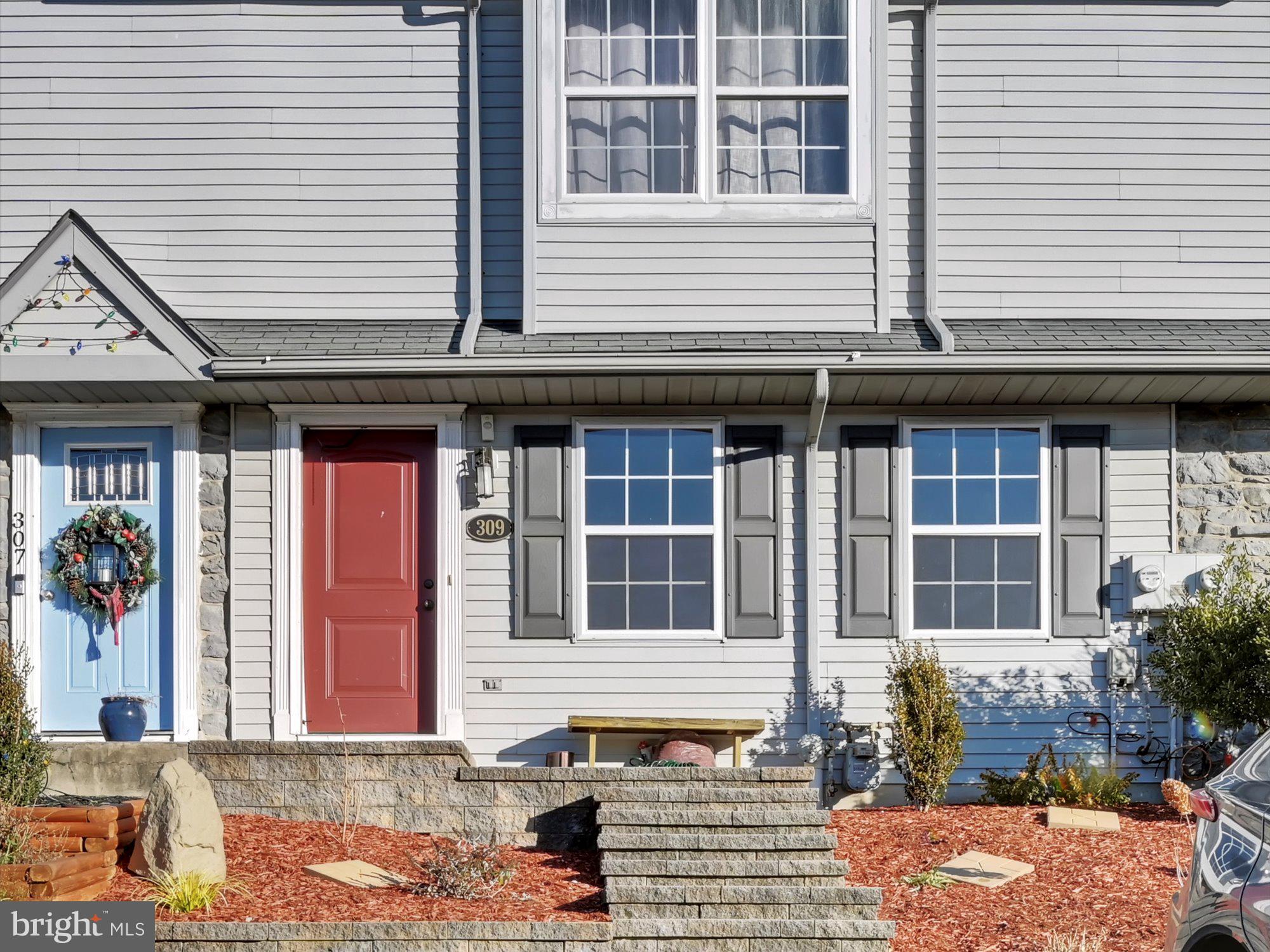 LONGWOOD SQUARE - Residential