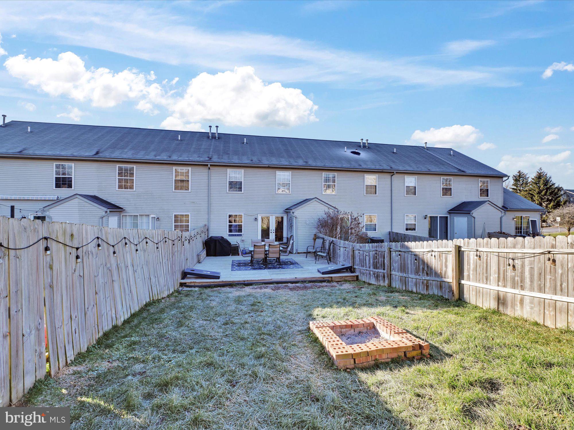 LONGWOOD SQUARE - Residential