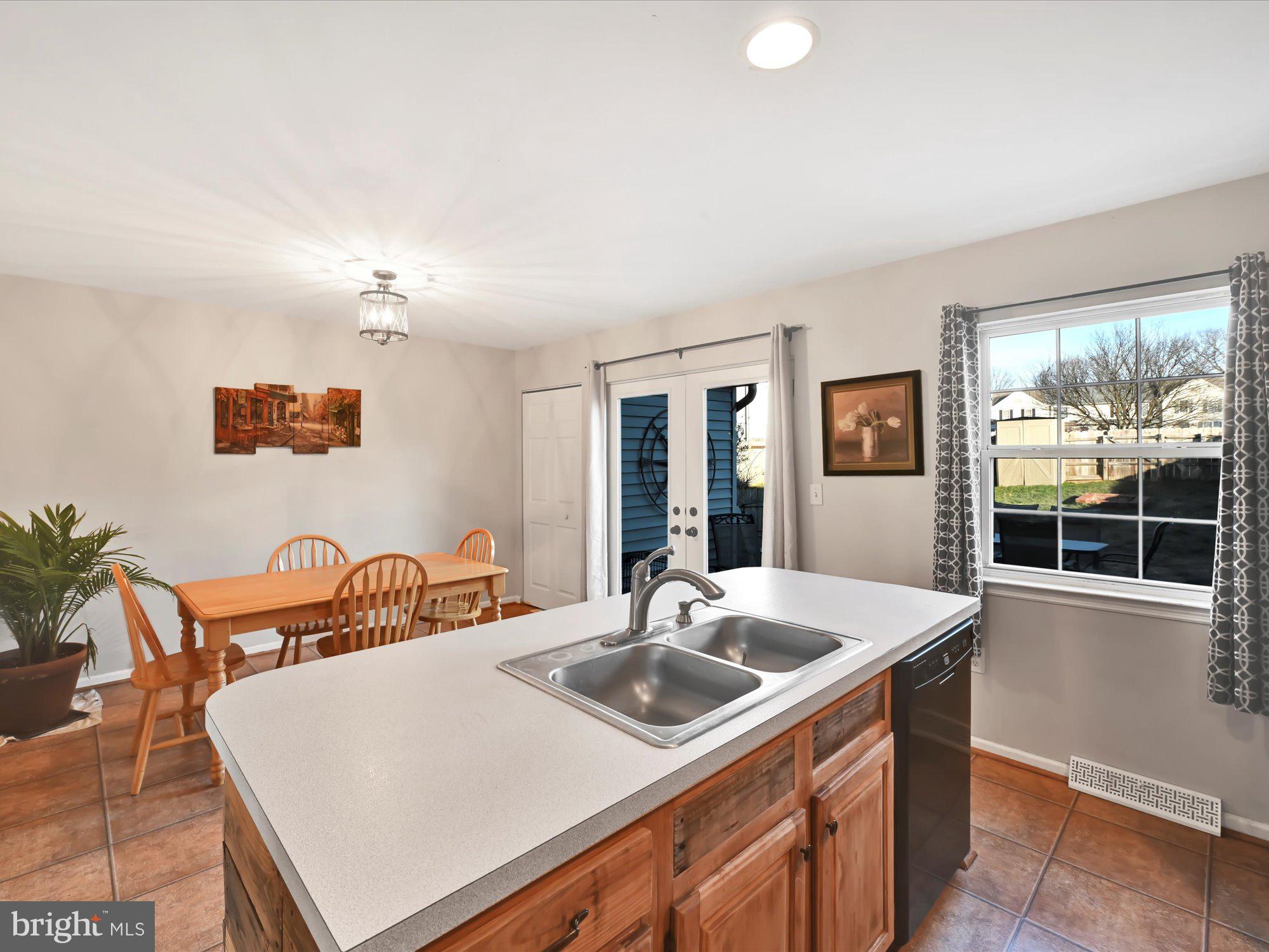 LONGWOOD SQUARE - Residential