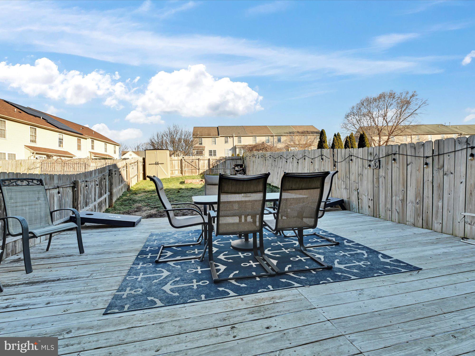 LONGWOOD SQUARE - Residential