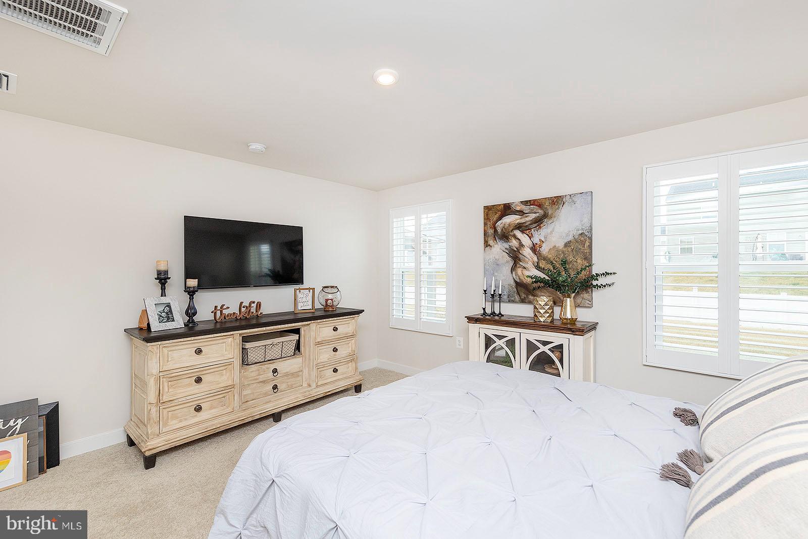 SOUTH BROOK - Residential