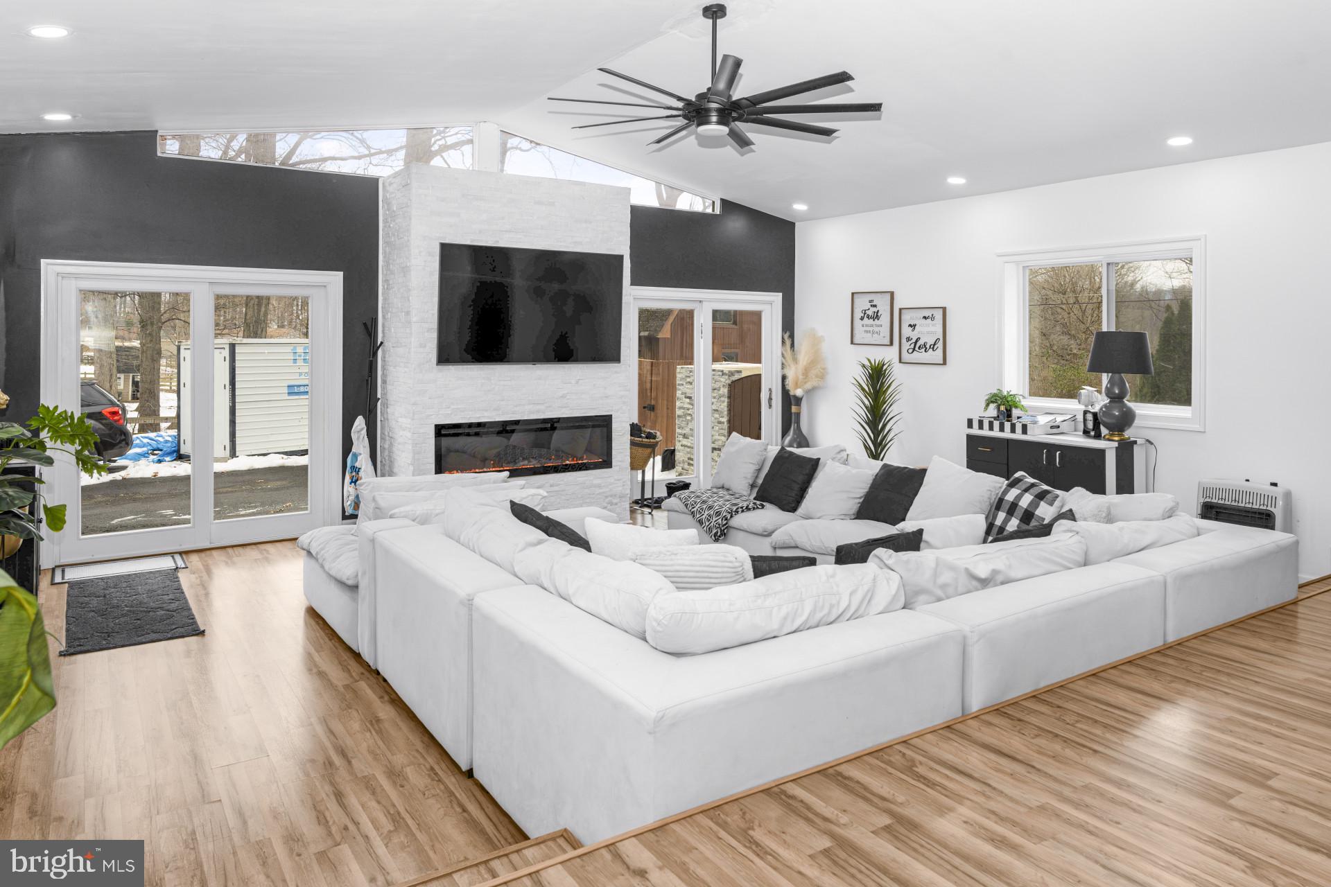 BRADDOCK HEIGHTS - Residential