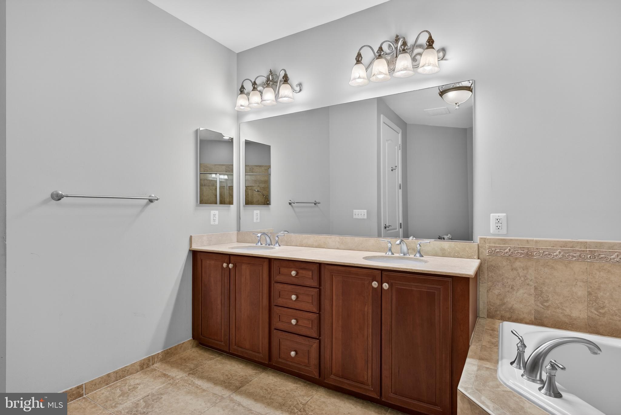 ANNAPOLIS TOWNE CENTRE - Residential
