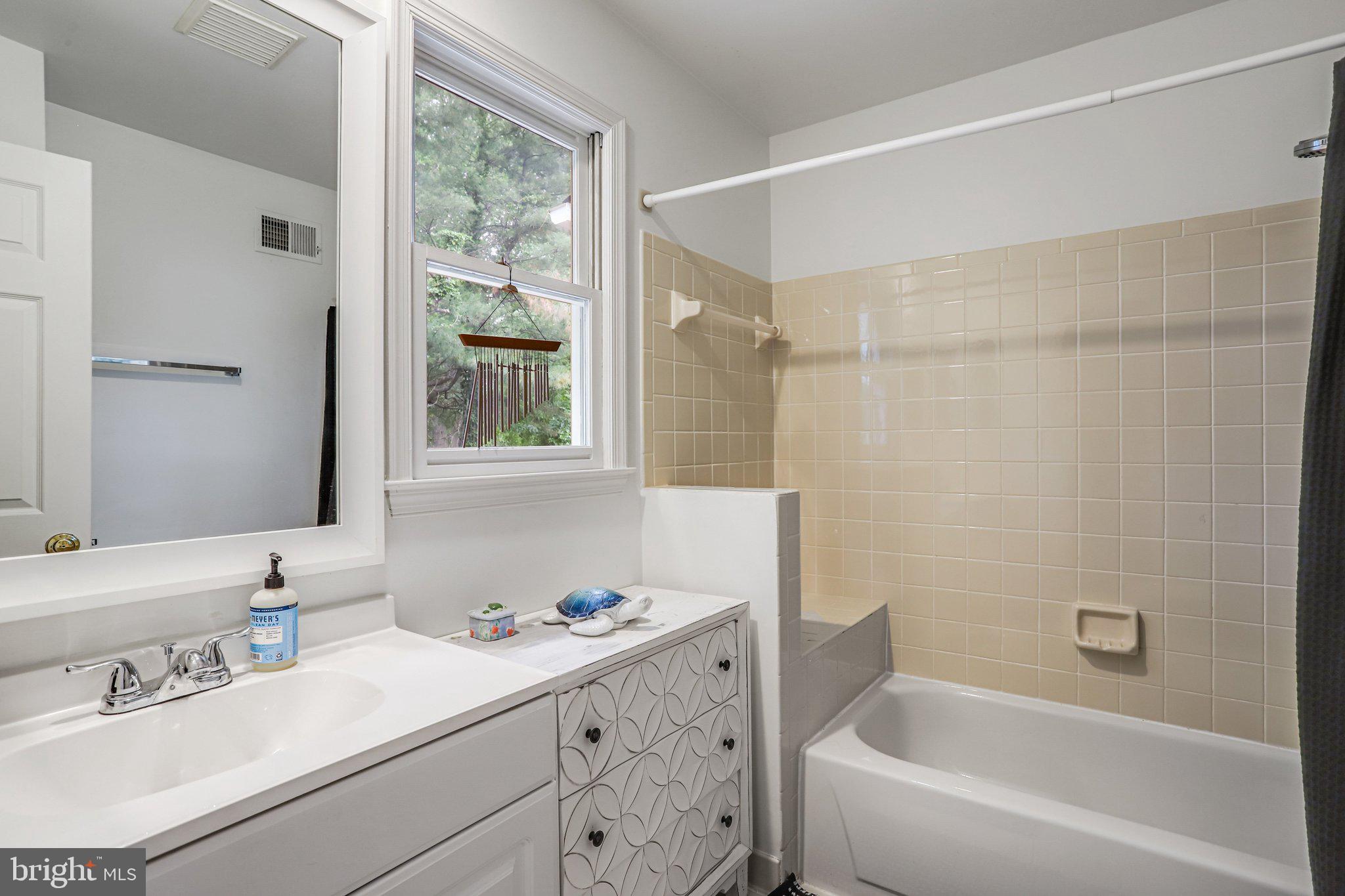 HALLOWELL - Residential