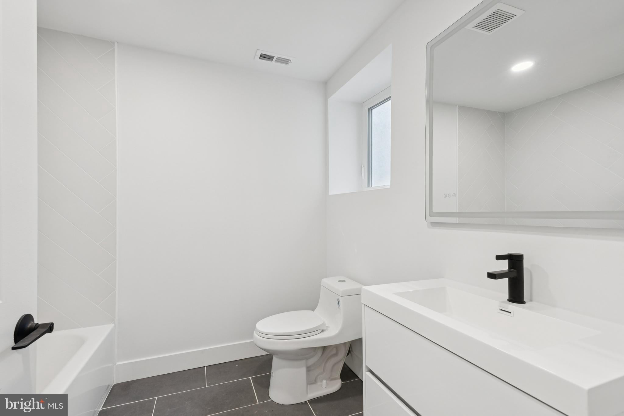 STRAWBERRY MANSION - Residential