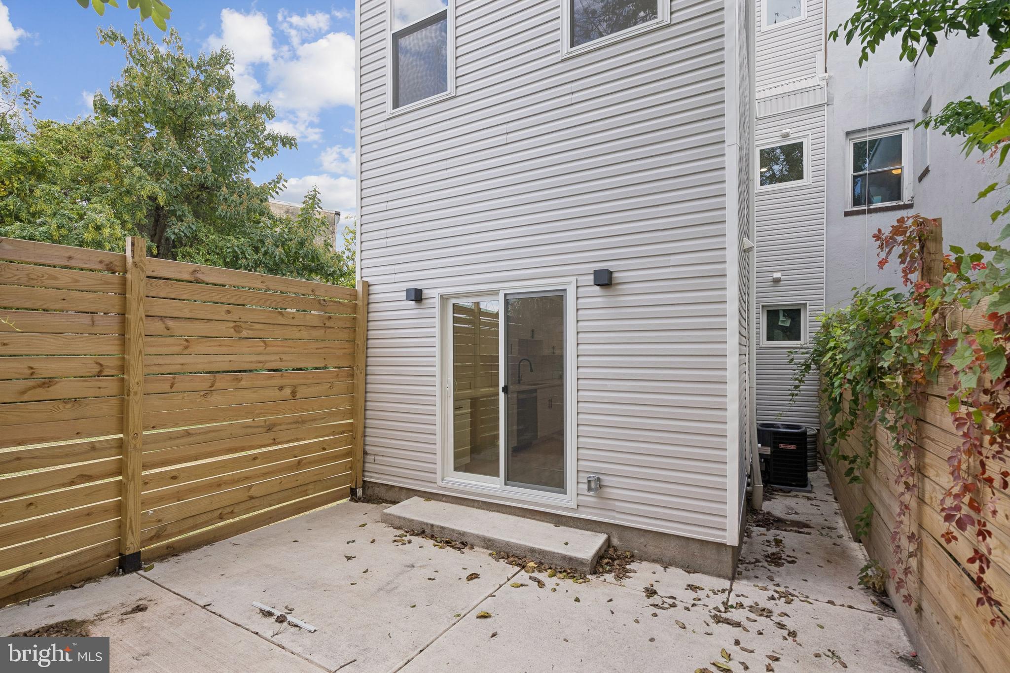 STRAWBERRY MANSION - Residential